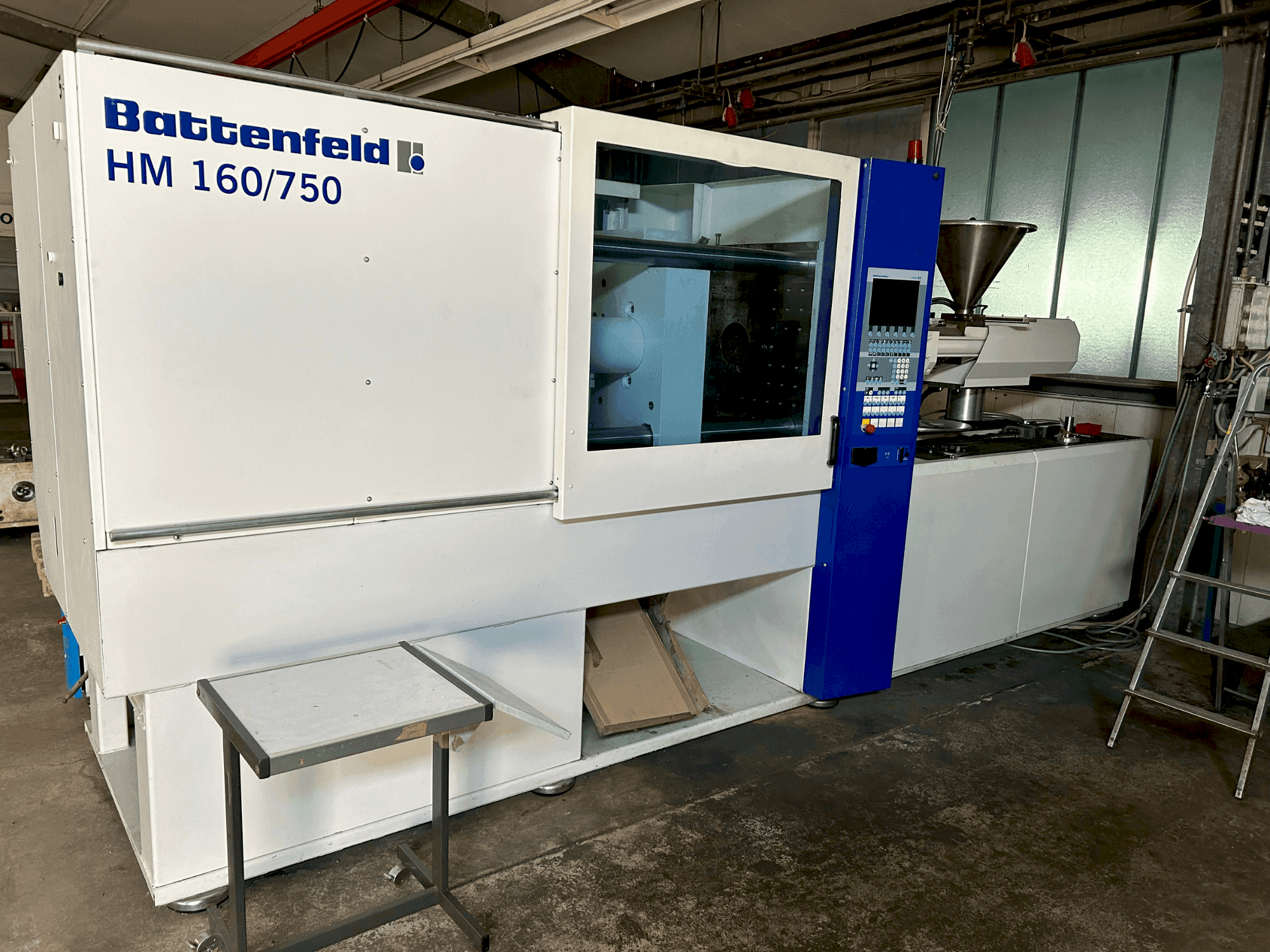 Frontansicht der Battenfeld HM160/750E  Maschine