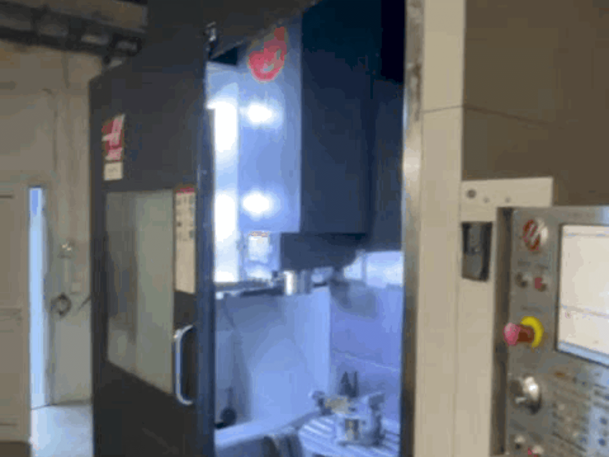 Frontansicht der HAAS UMC-750  Maschine