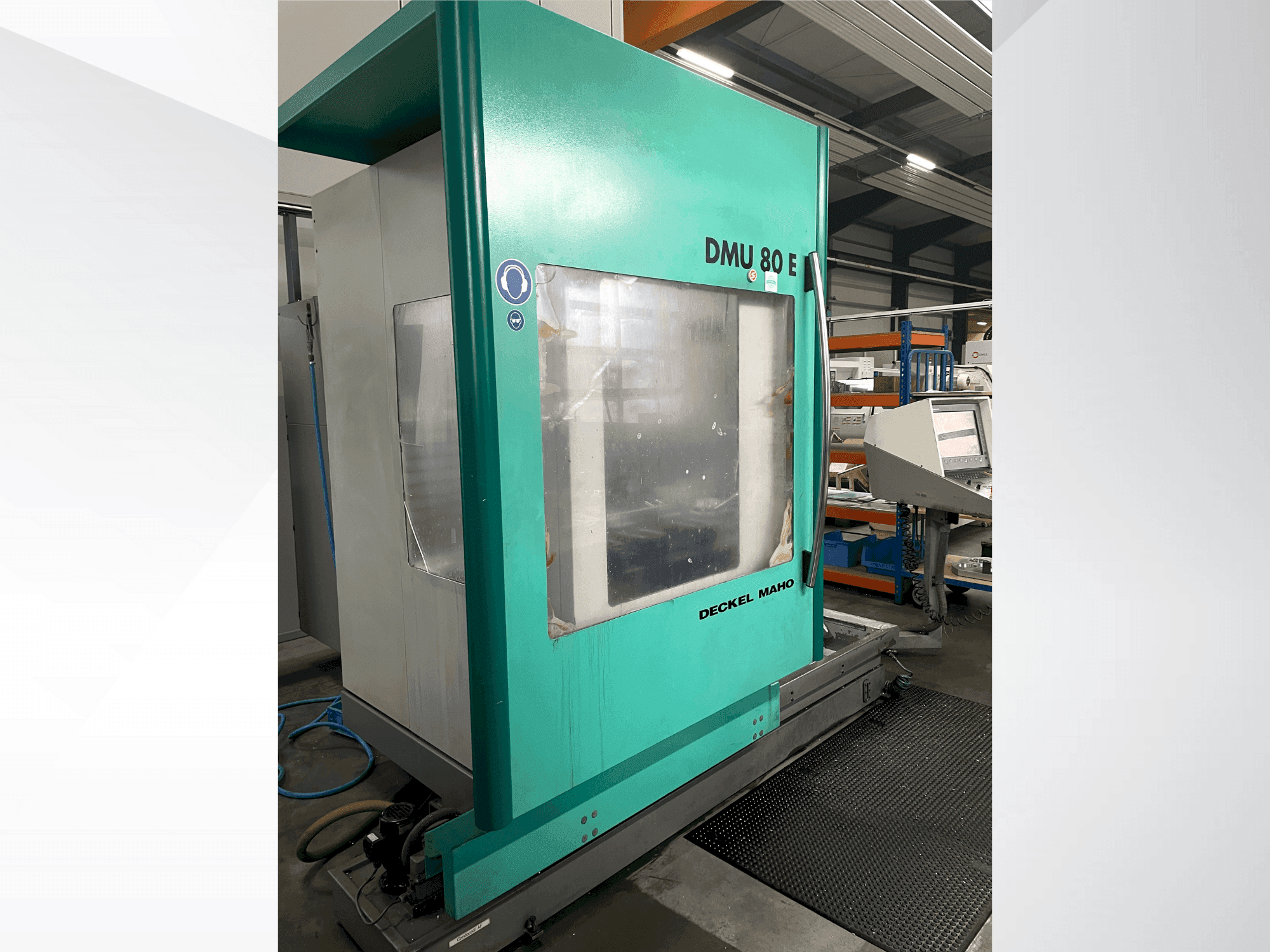 Frontansicht der DECKEL DMU 80 E  Maschine