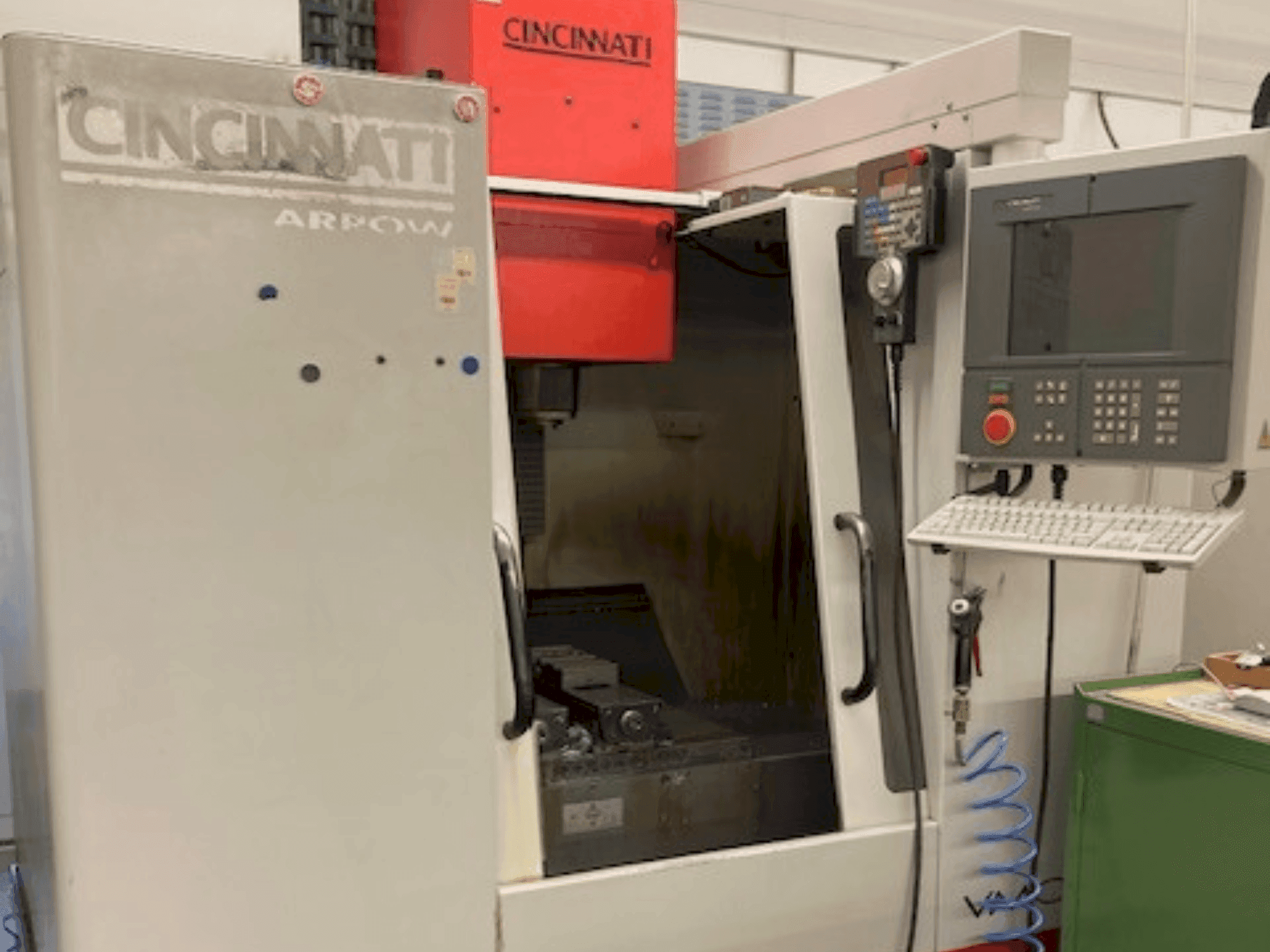 Frontansicht der Cincinnati Arrow 500  Maschine