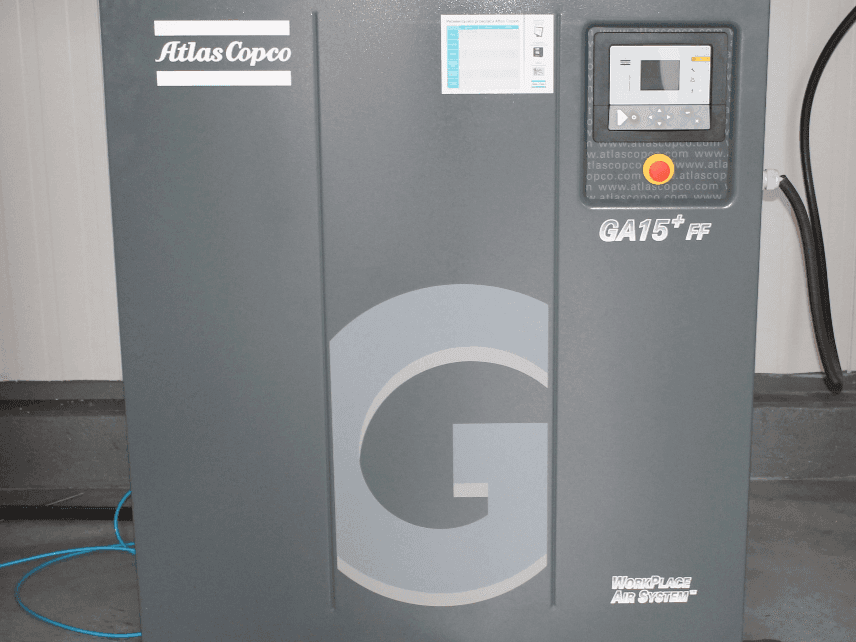 Frontansicht der Atlas Copco Ga15 + FF Maschine