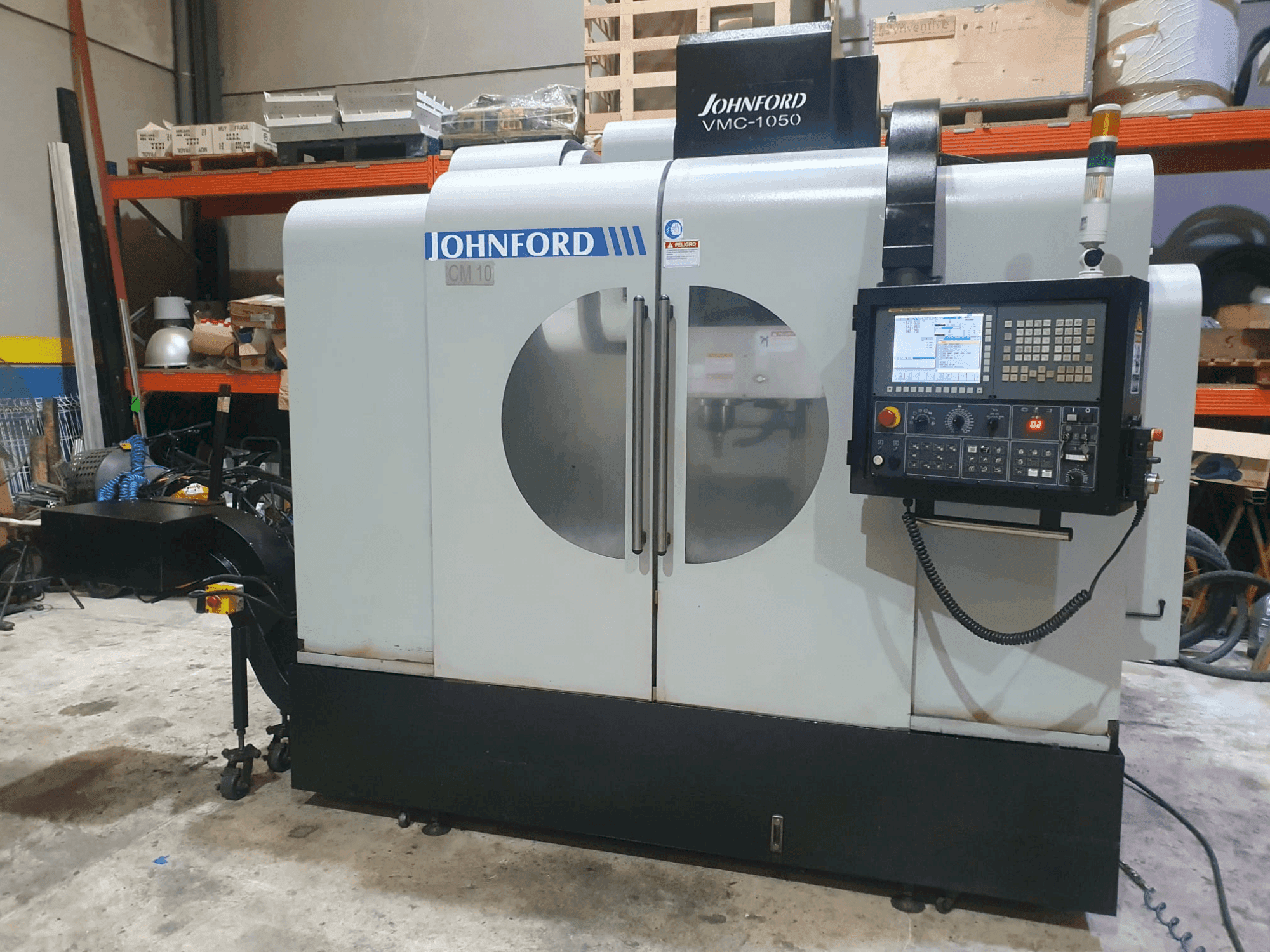 Frontansicht der Johnford VMC-1050  Maschine