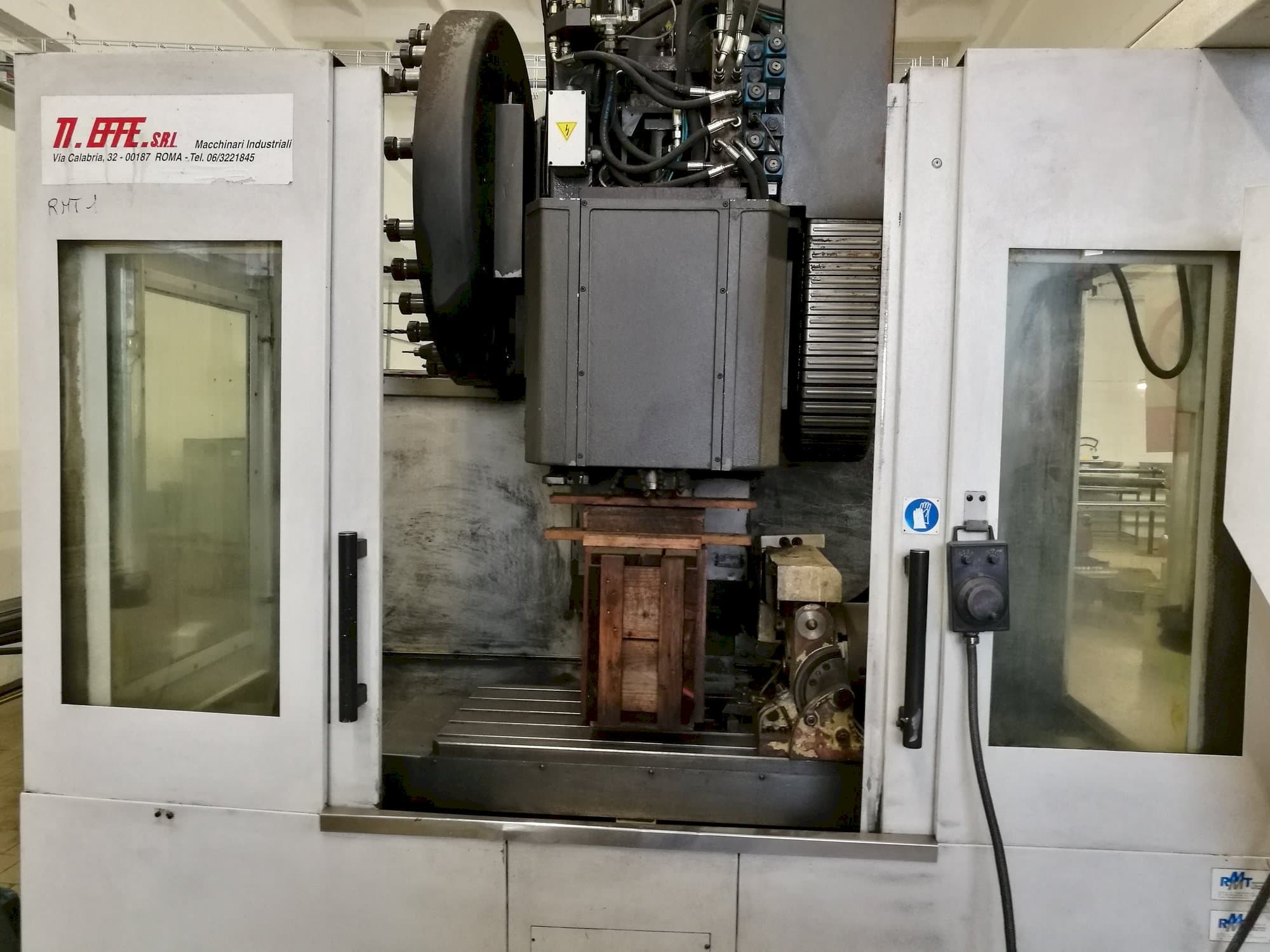 Frontansicht der RMT Kompakt 8  Maschine