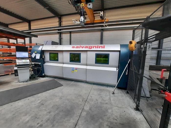 Frontansicht der Salvagnini L3 - 4020  Maschine