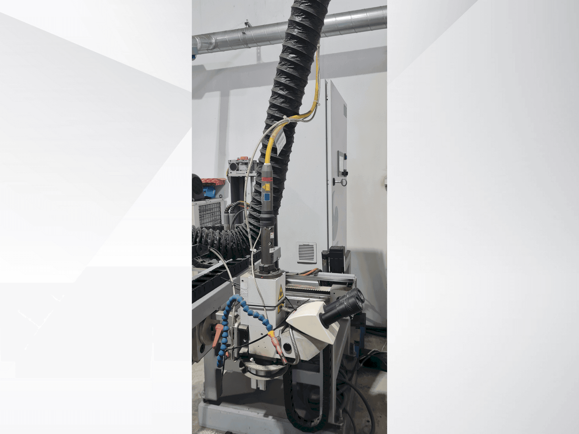 Frontansicht der TRUMPF TRUPULSE 304  Maschine