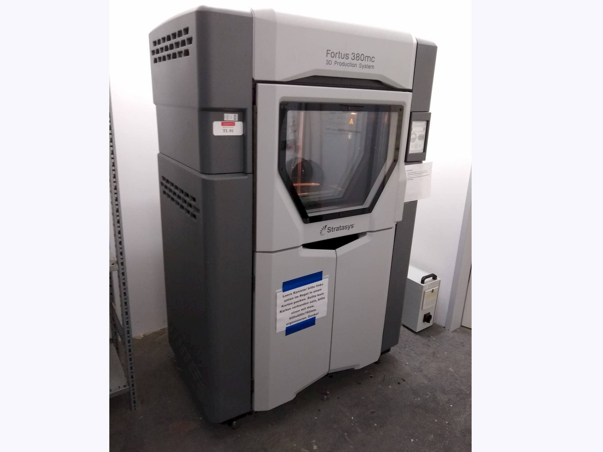 Frontansicht der Stratasys Fortus 380MC  Maschine