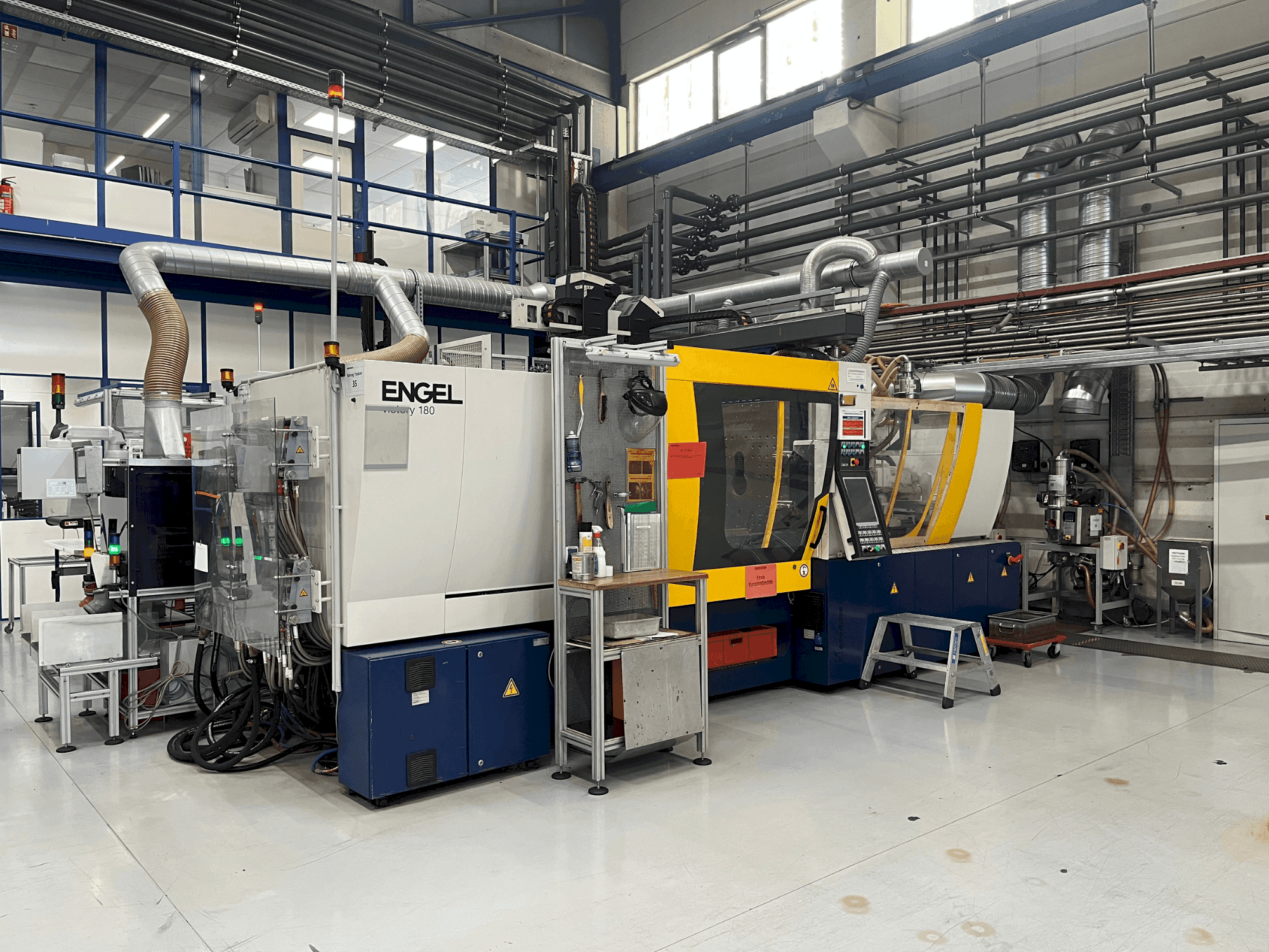 Frontansicht der Engel Victory 200H/60W/180 combi + Viper 40  Maschine