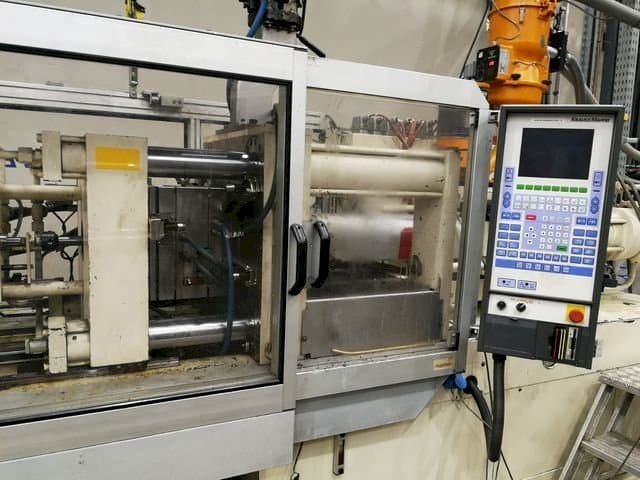 Frontansicht der Krauss Maffei 80/340 C1 Maschine