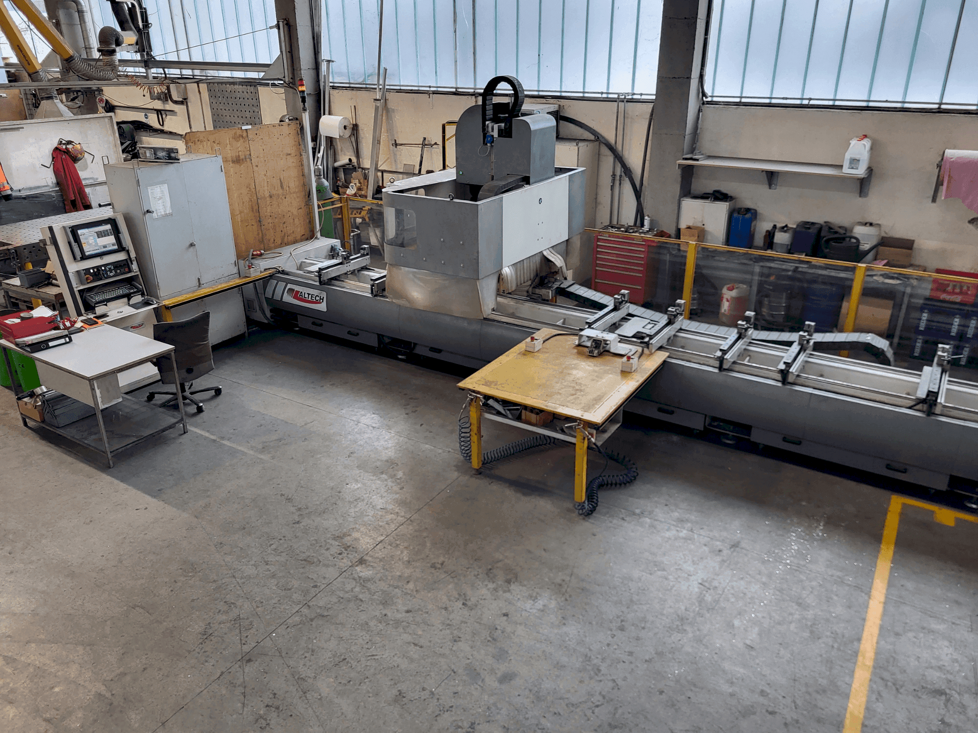 Frontansicht der ALTECH Tango  Maschine