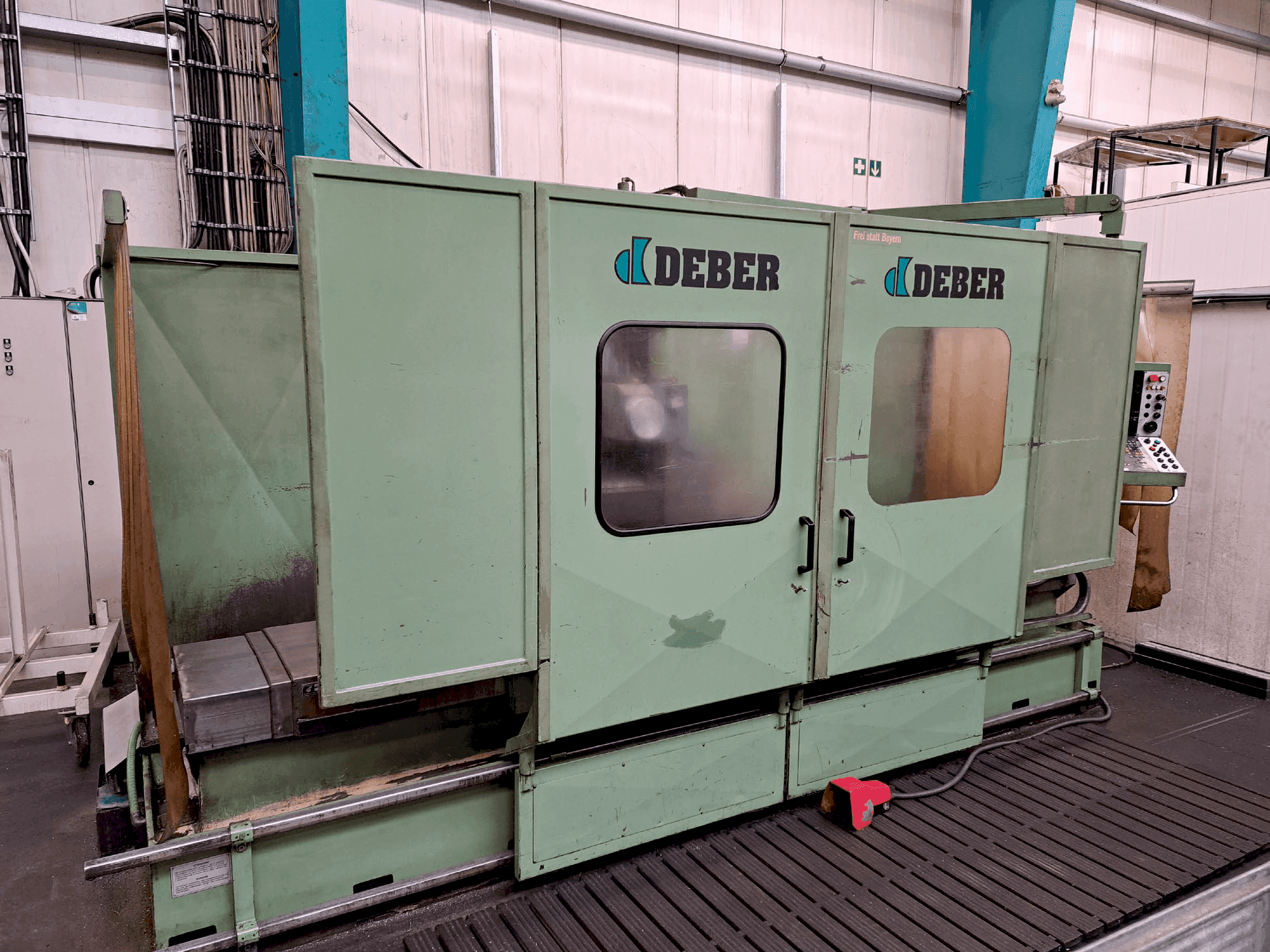 Frontansicht der DEBER Dinamyc 2  Maschine