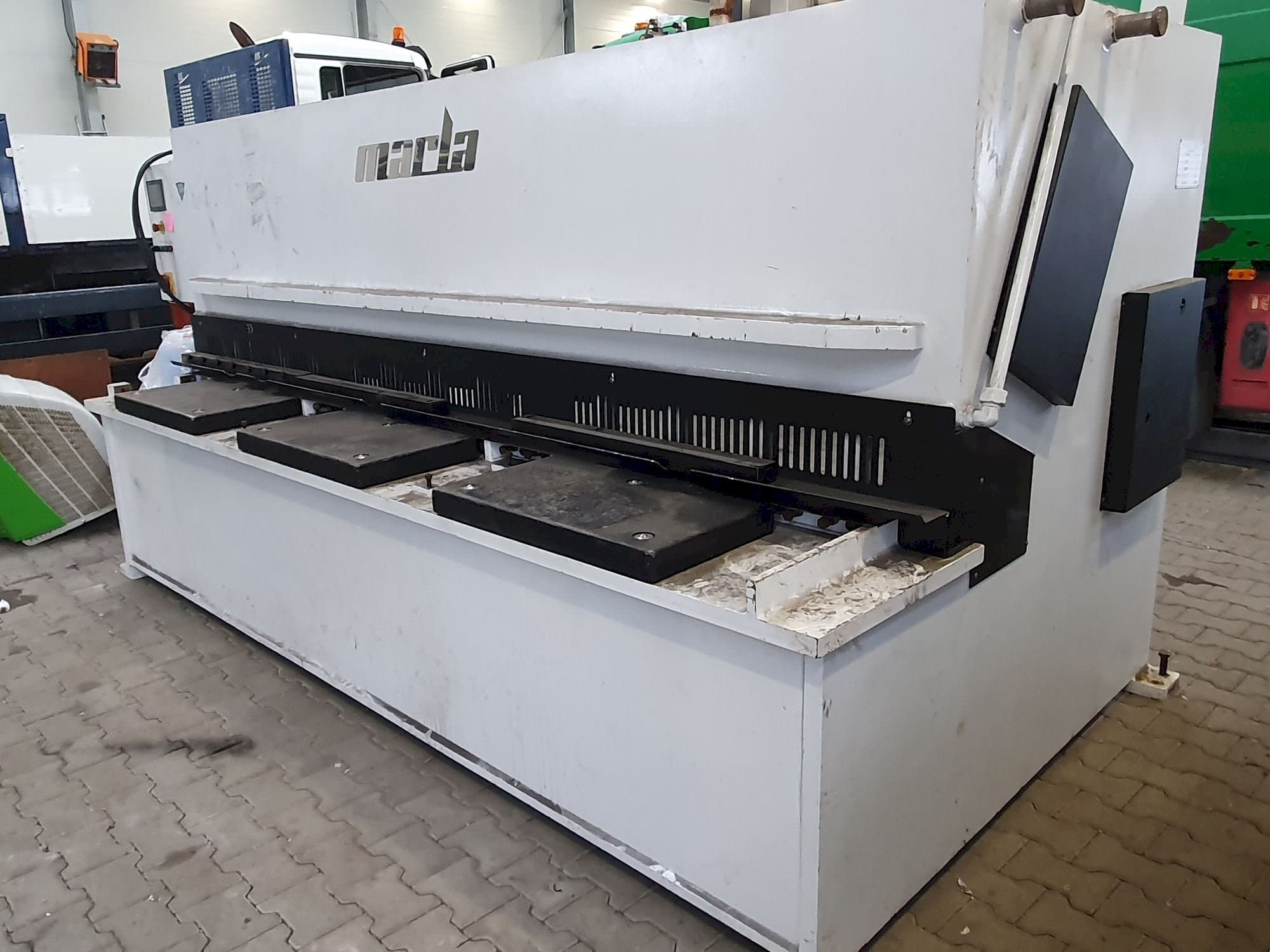 Frontansicht der MARLA S-CUT 3010  Maschine