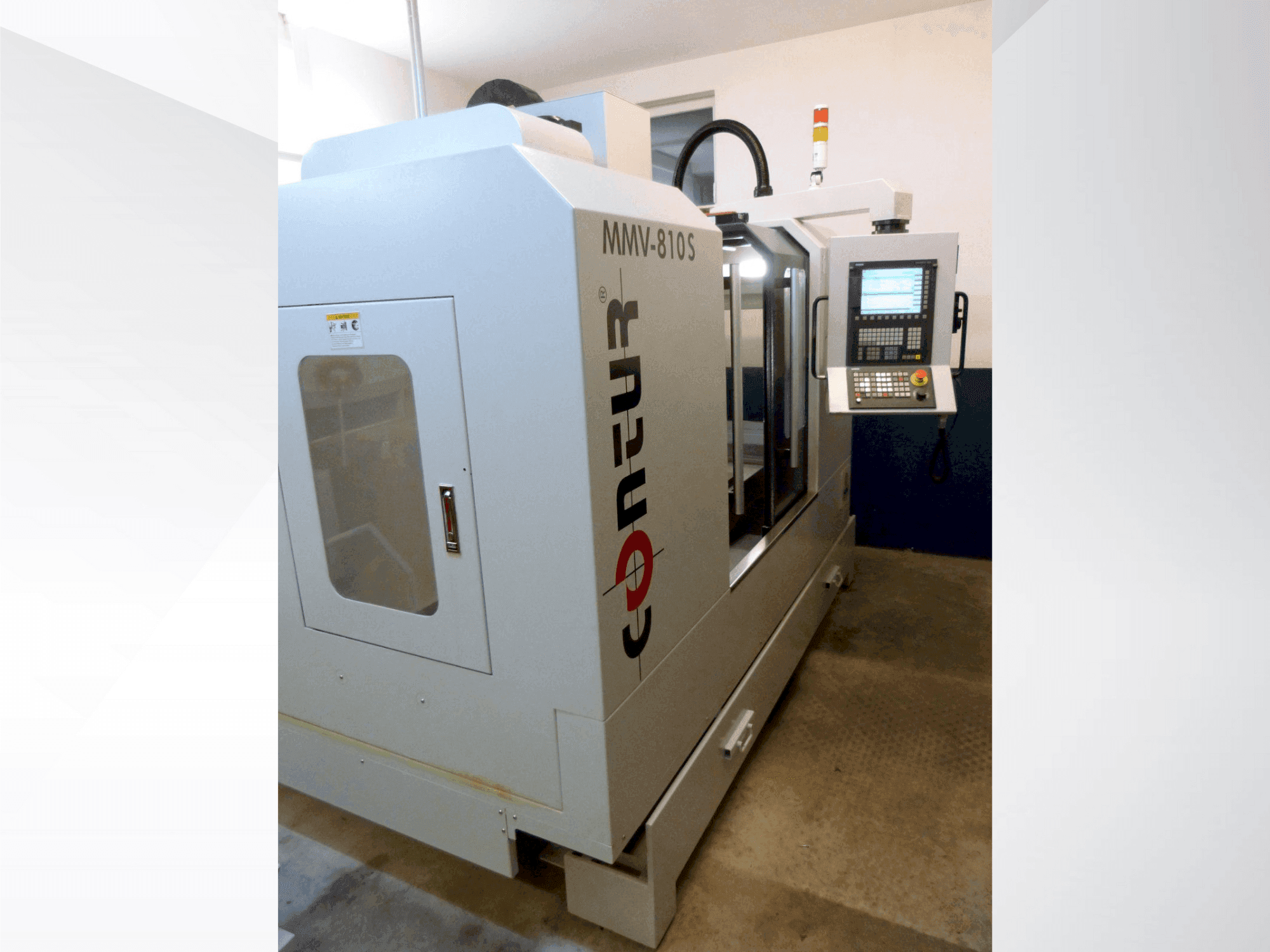 Frontansicht der Saeilo Contur MMV 810 S  Maschine