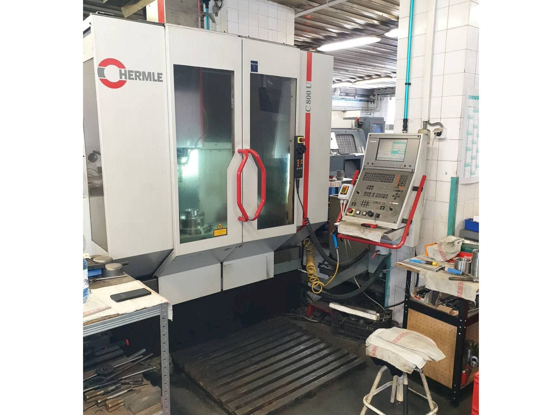 Frontansicht der HERMLE C800 U  Maschine