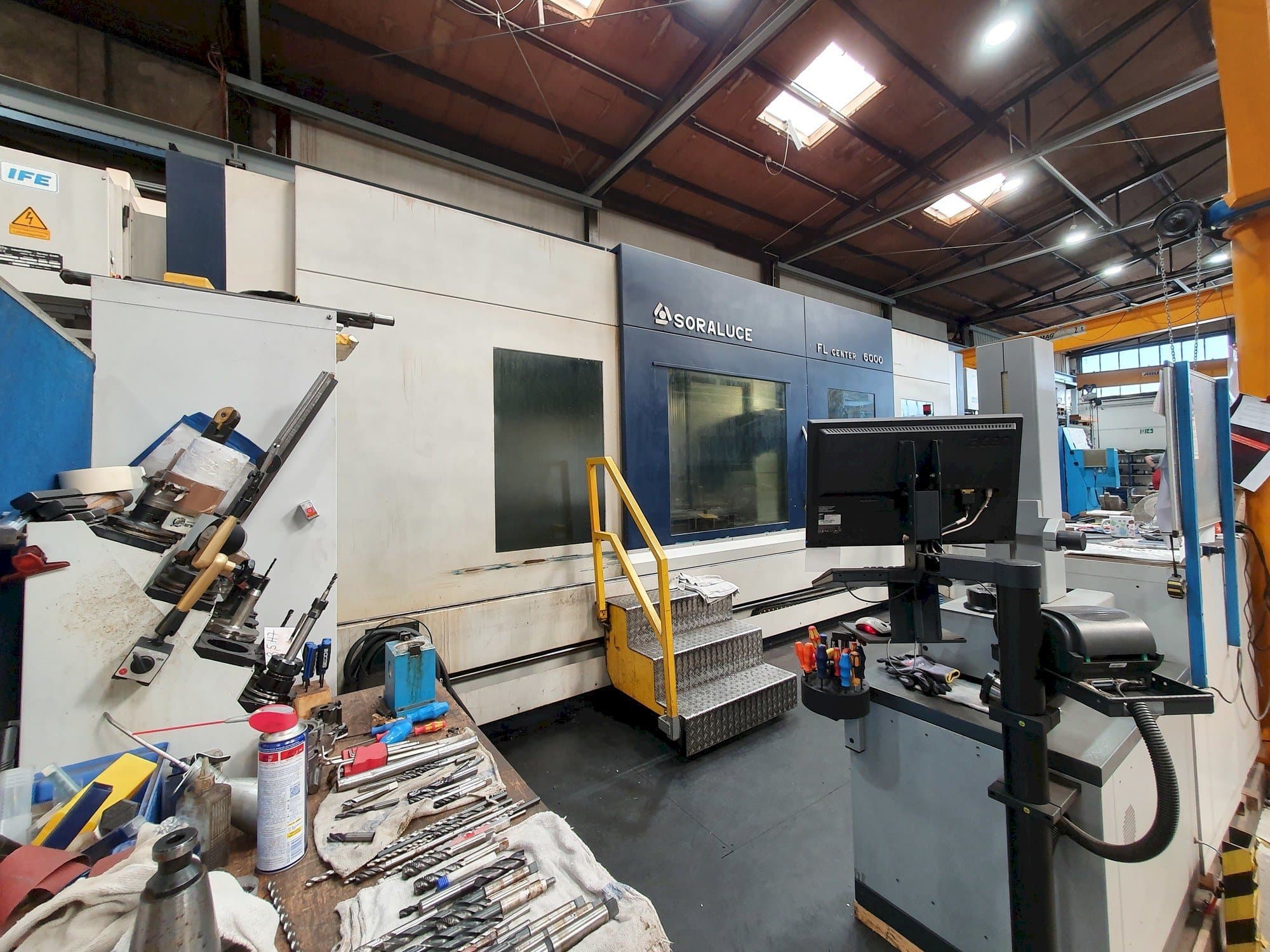 Frontansicht der Soraluce FL 6000  Maschine