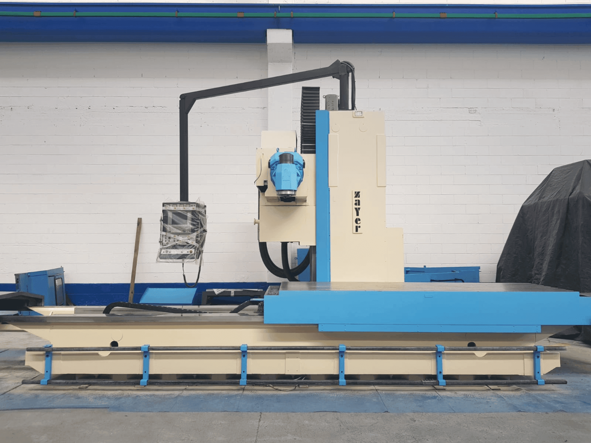 Frontansicht der Zayer 30KF 3000  Maschine