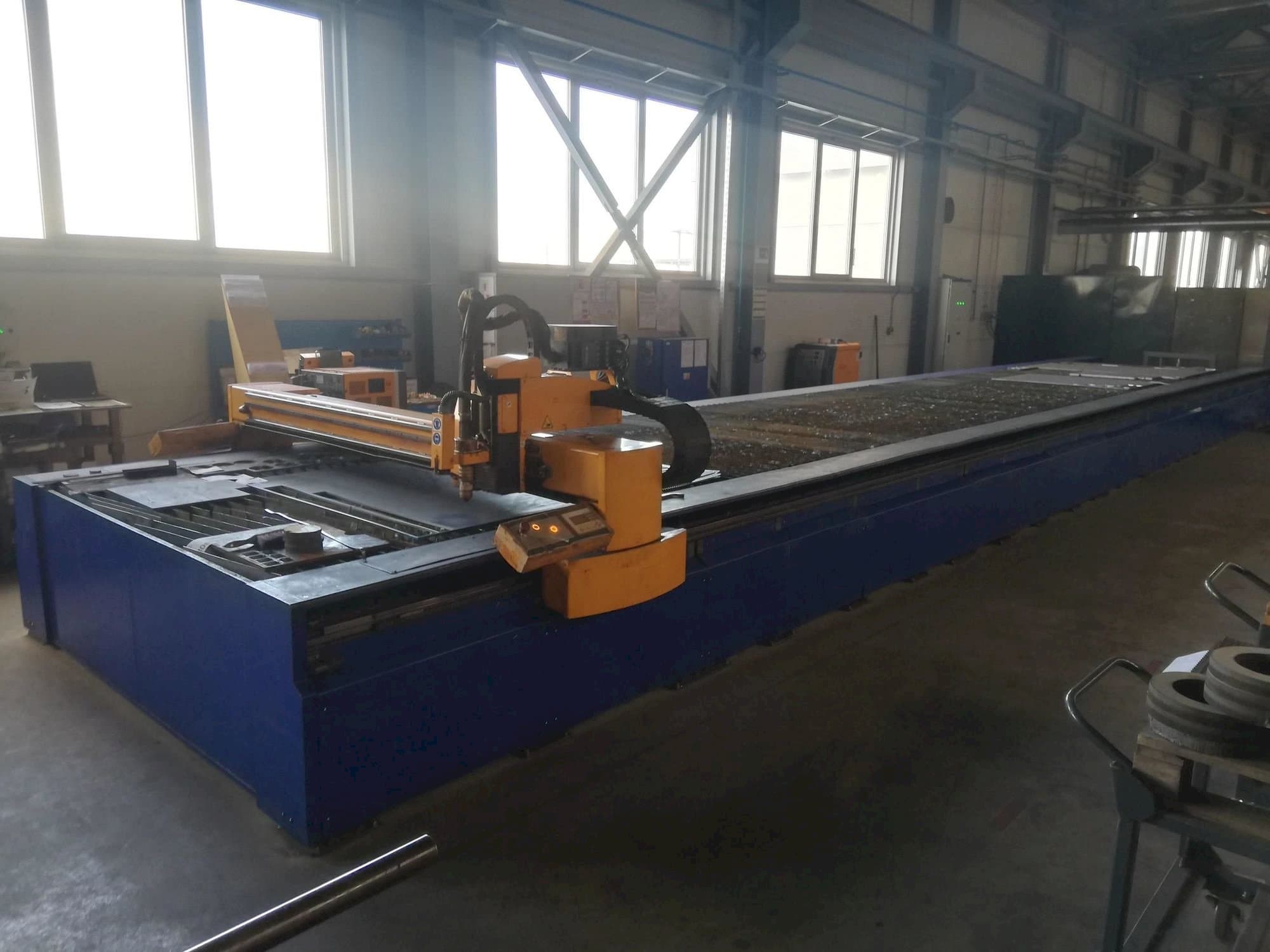 Frontansicht der MicroStep Pls 13501.20 P  Maschine