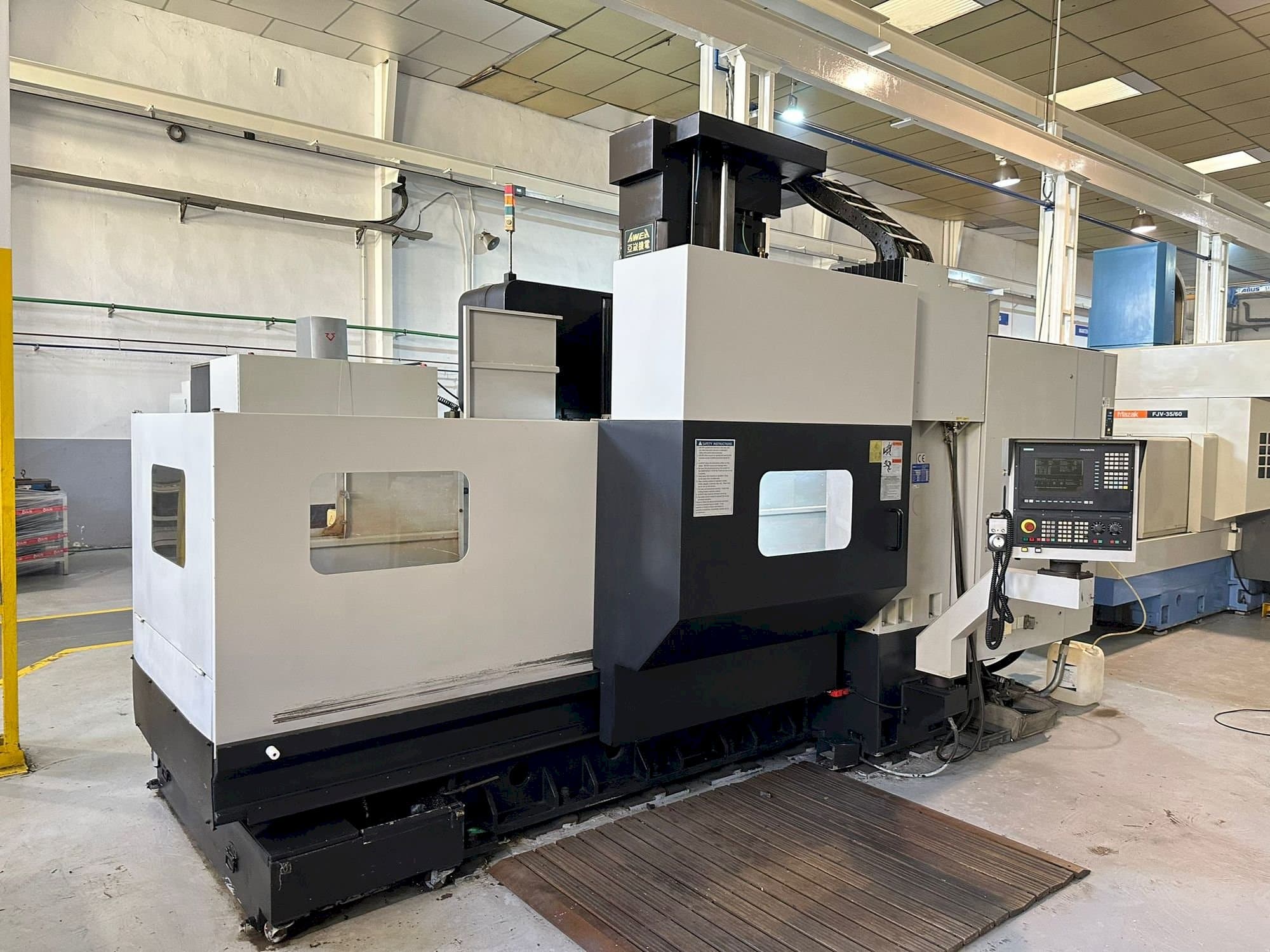 Frontansicht der AWEA VP2012  Maschine