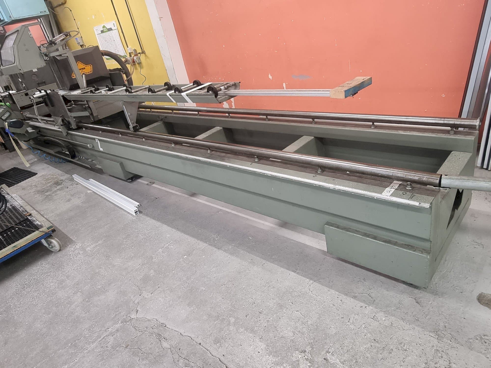 Frontansicht der Emmegi TWIN ELECTRA SUN TU/6  Maschine