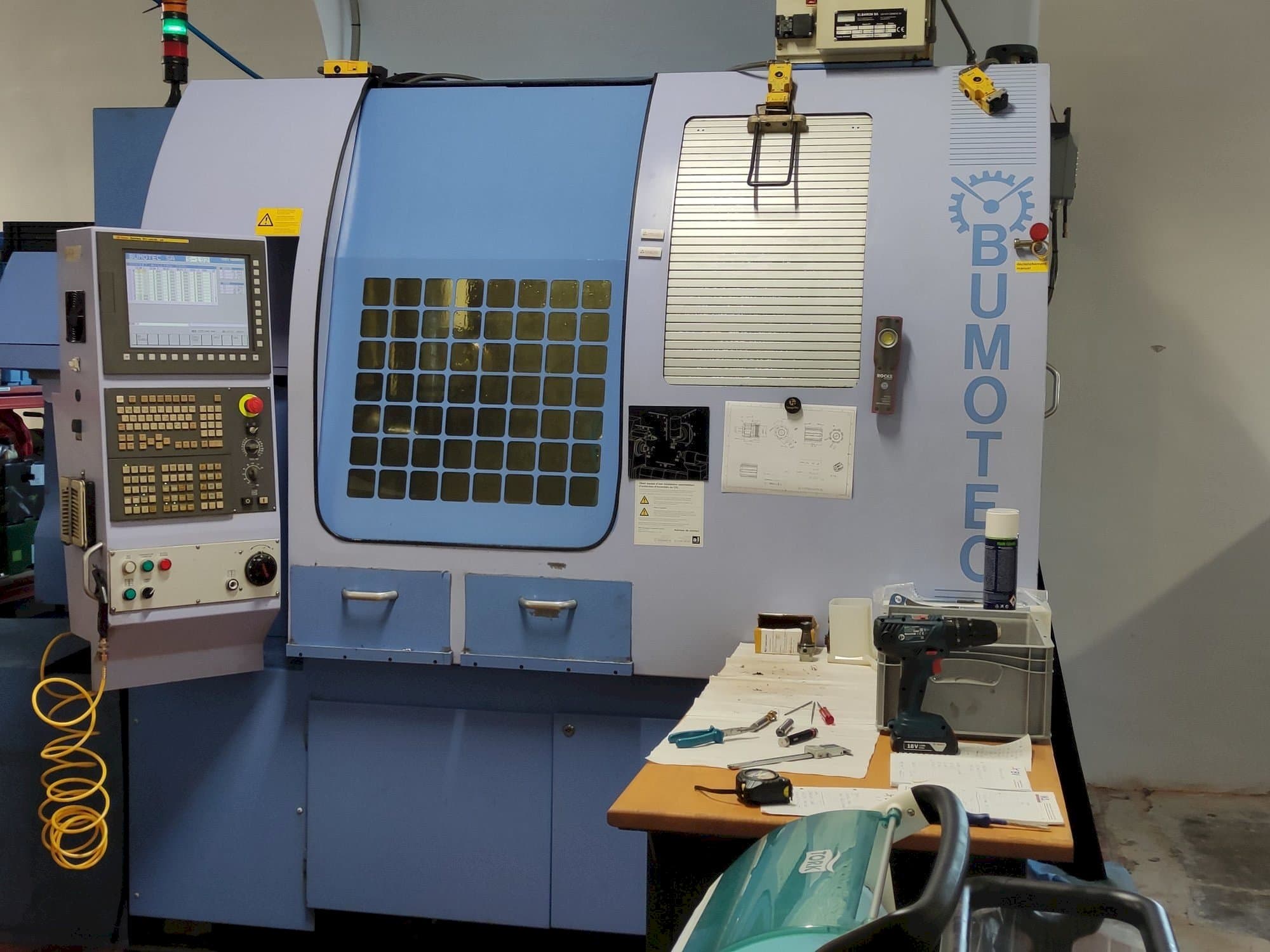 Frontansicht der Bumotec S-192FT  Maschine