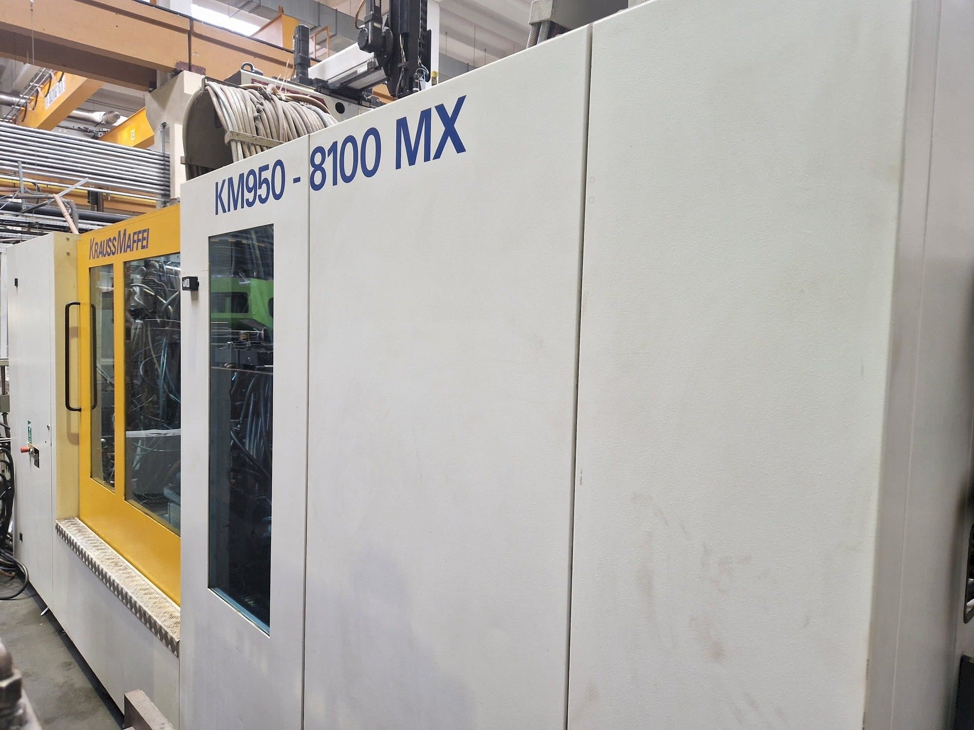 Frontansicht der Krauss Maffei 950-8100 MX  Maschine