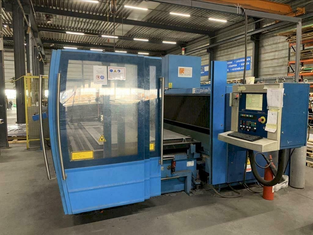 Frontansicht der Prima Power Platino 1530  Maschine