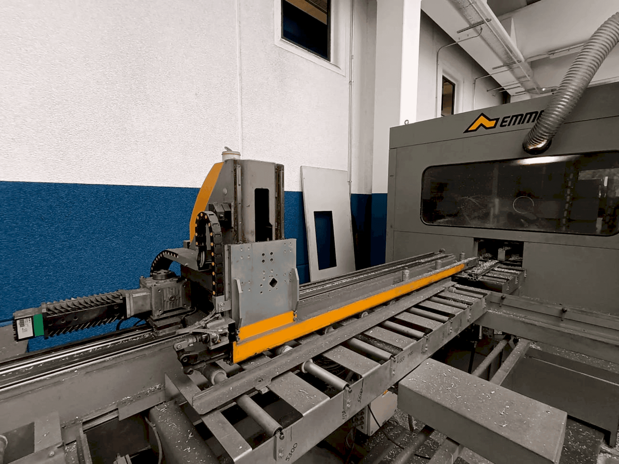 Frontansicht der Emmegi Quadra  Maschine