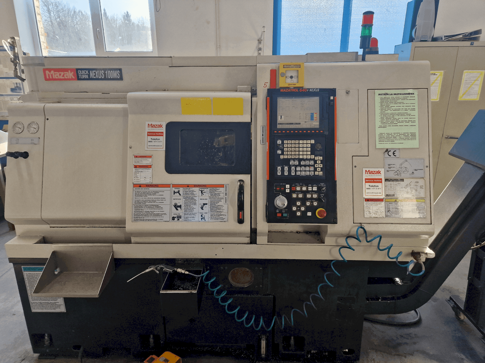 Frontansicht der Mazak QTN-100MS  Maschine