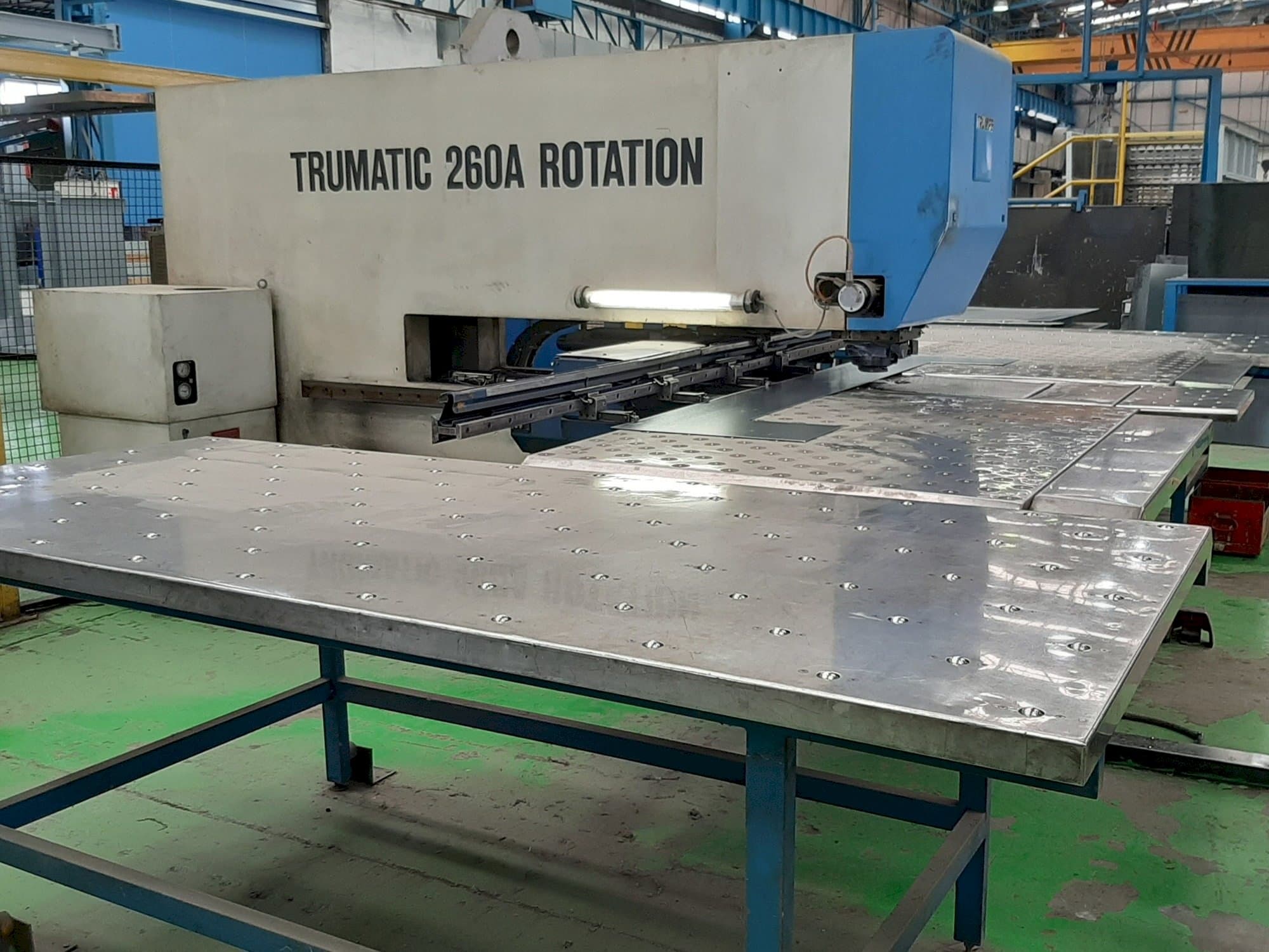 Frontansicht der Trumpf Trumatic 260A Rotation  Maschine
