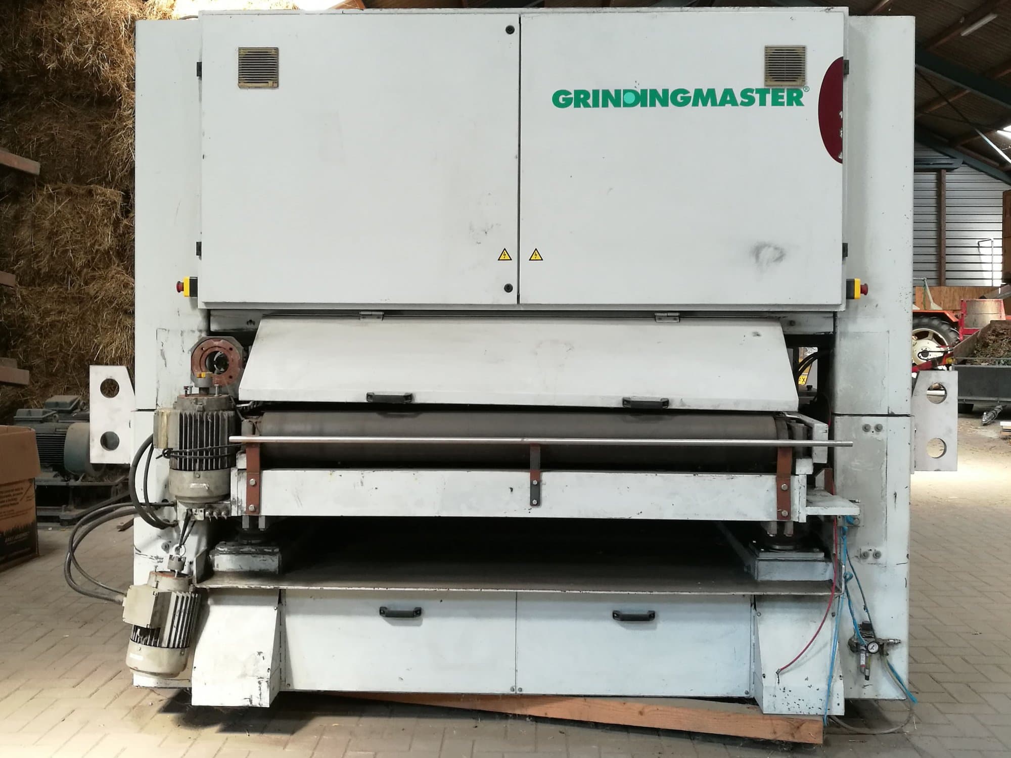 Frontansicht der TIMESAVERS MB-2-1600 Z2 Maschine