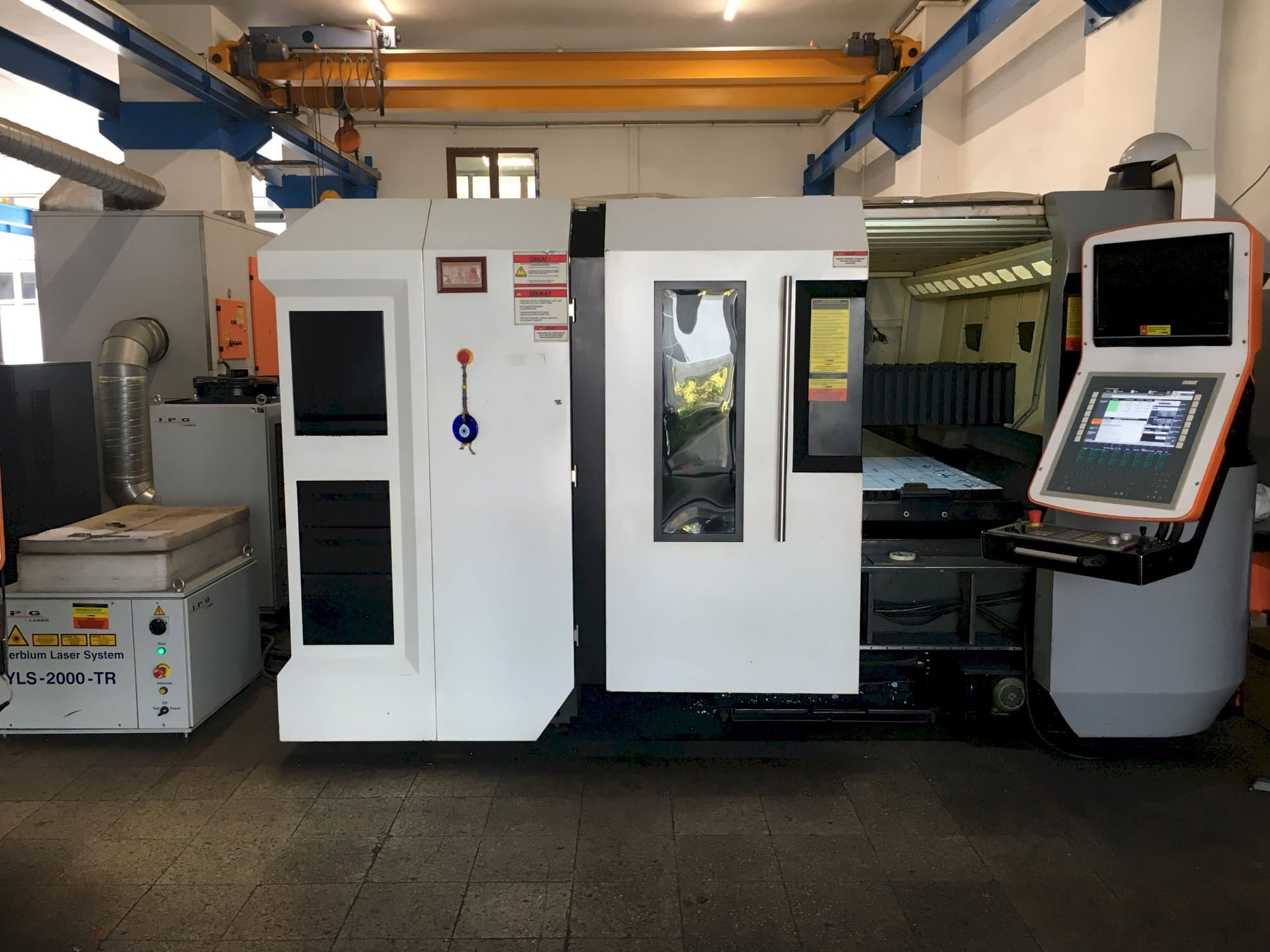 Frontansicht der ERMAKSAN FIBERMAK Momentum Gen-3 Maschine