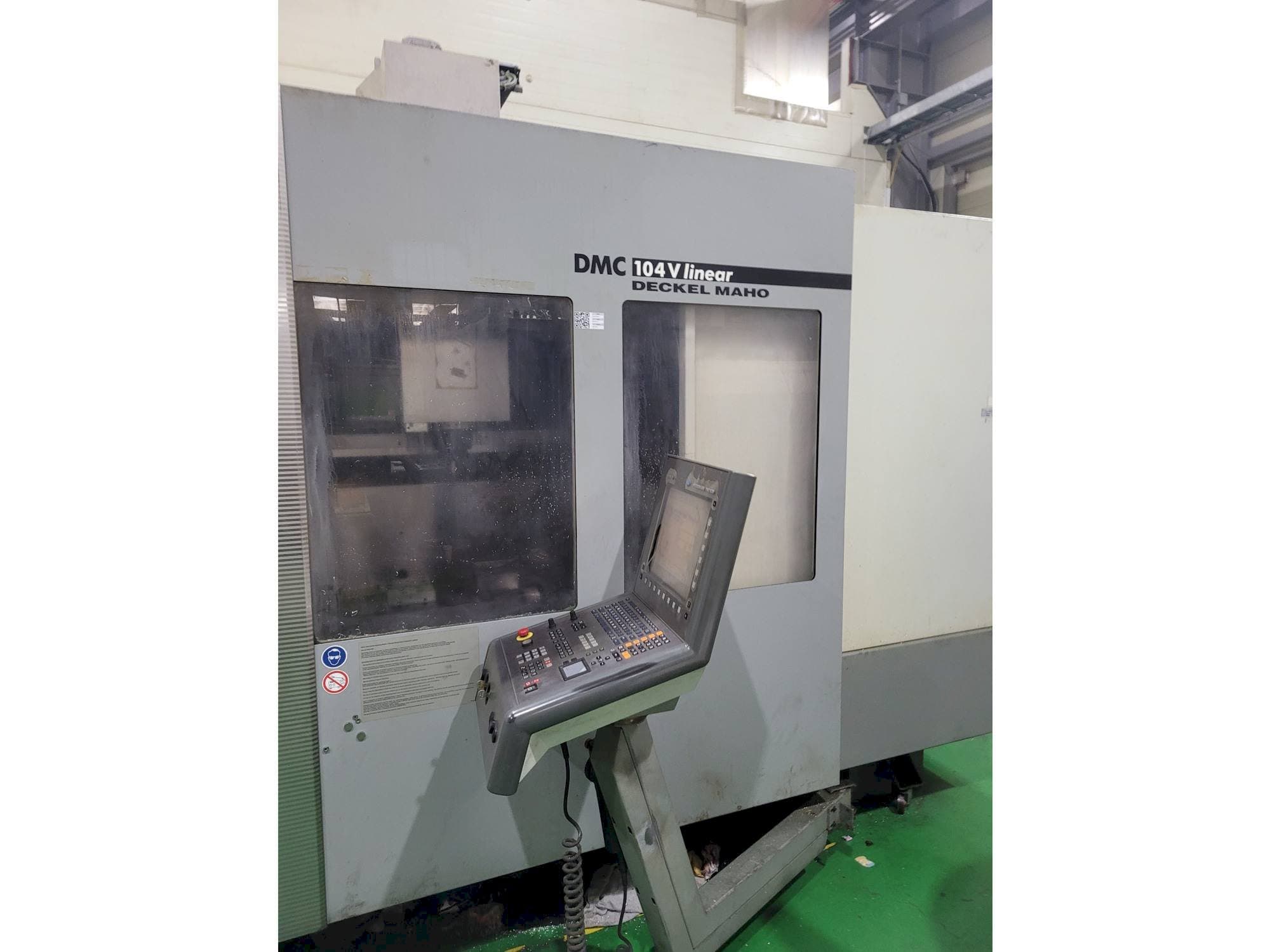Frontansicht der DECKEL MAHO DMC 104 V  Maschine