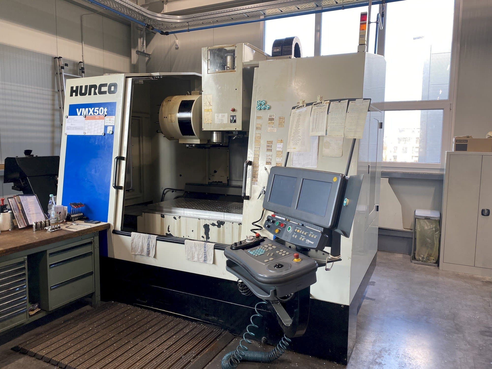 Frontansicht der Hurco VMX 50/40T  Maschine