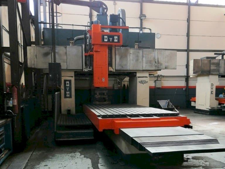 Frontansicht der DYE FPF-2-C-NC Maschine
