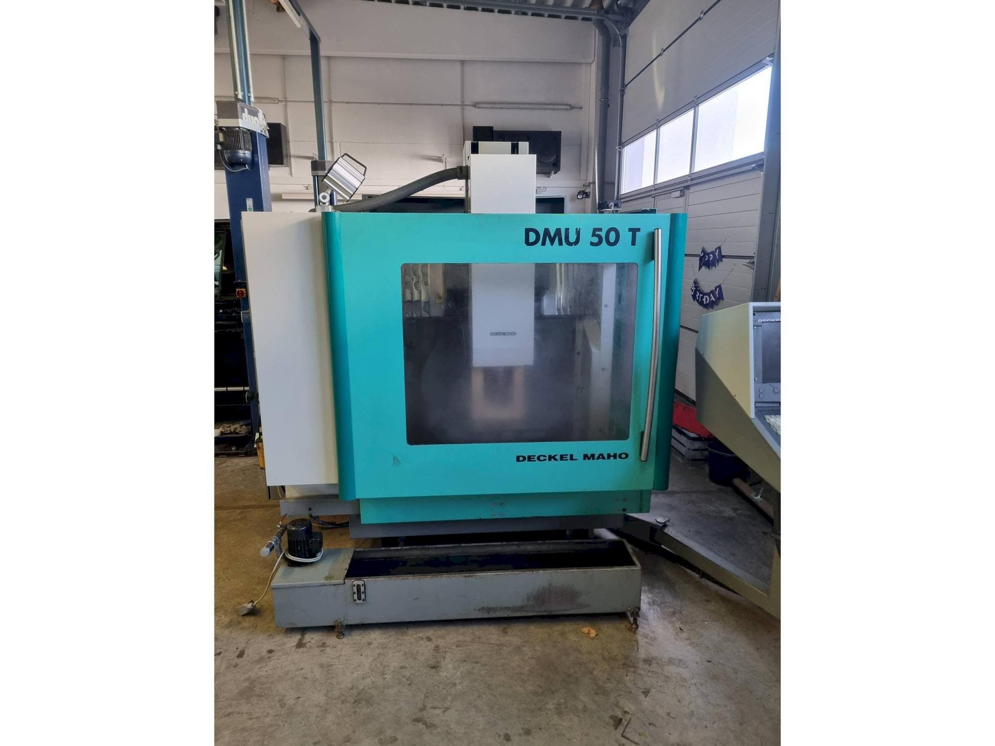 Frontansicht der DECKEL MAHO DMU 50 T  Maschine