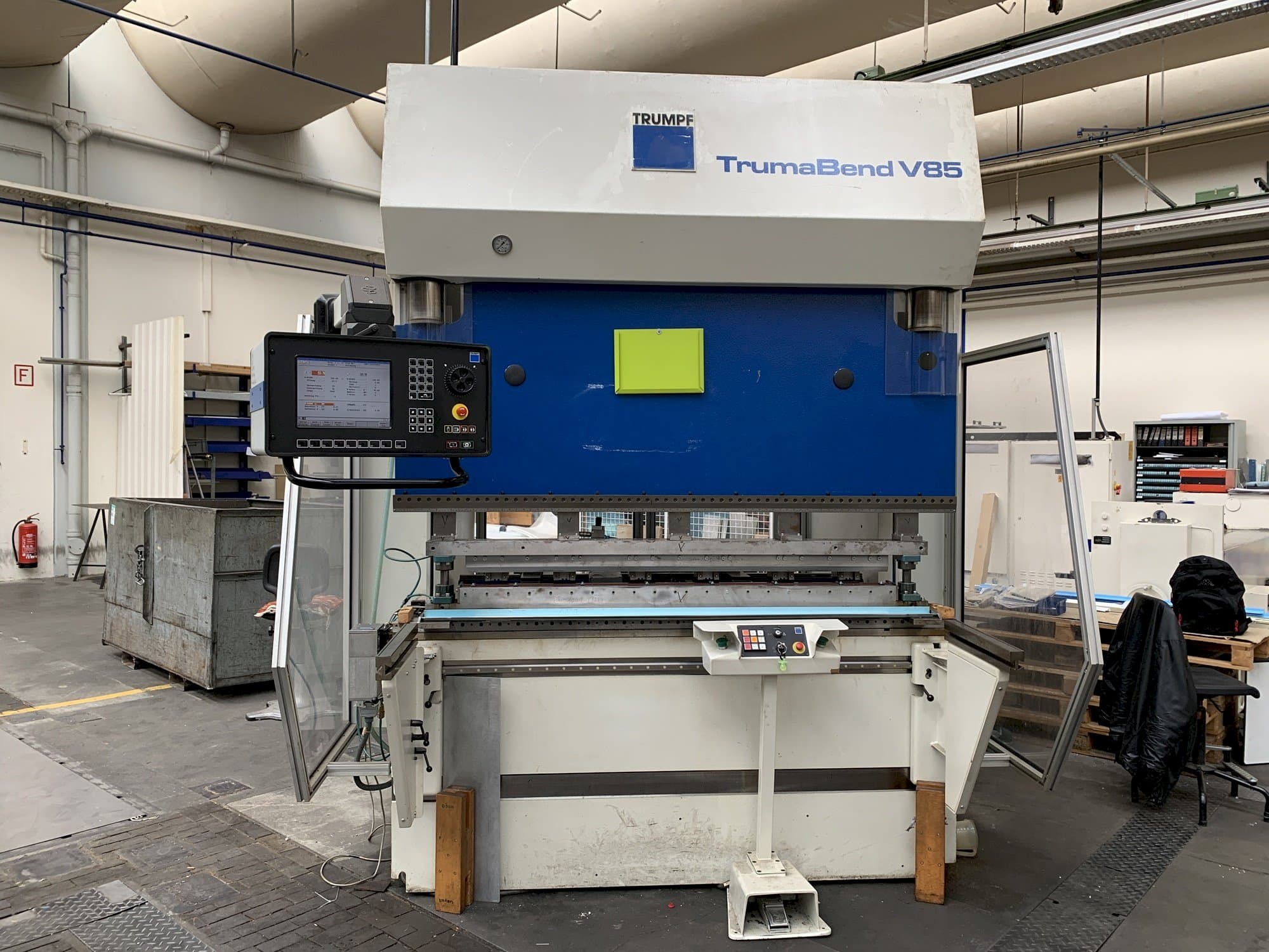 Frontansicht der Trumpf TrumaBend V85S  Maschine