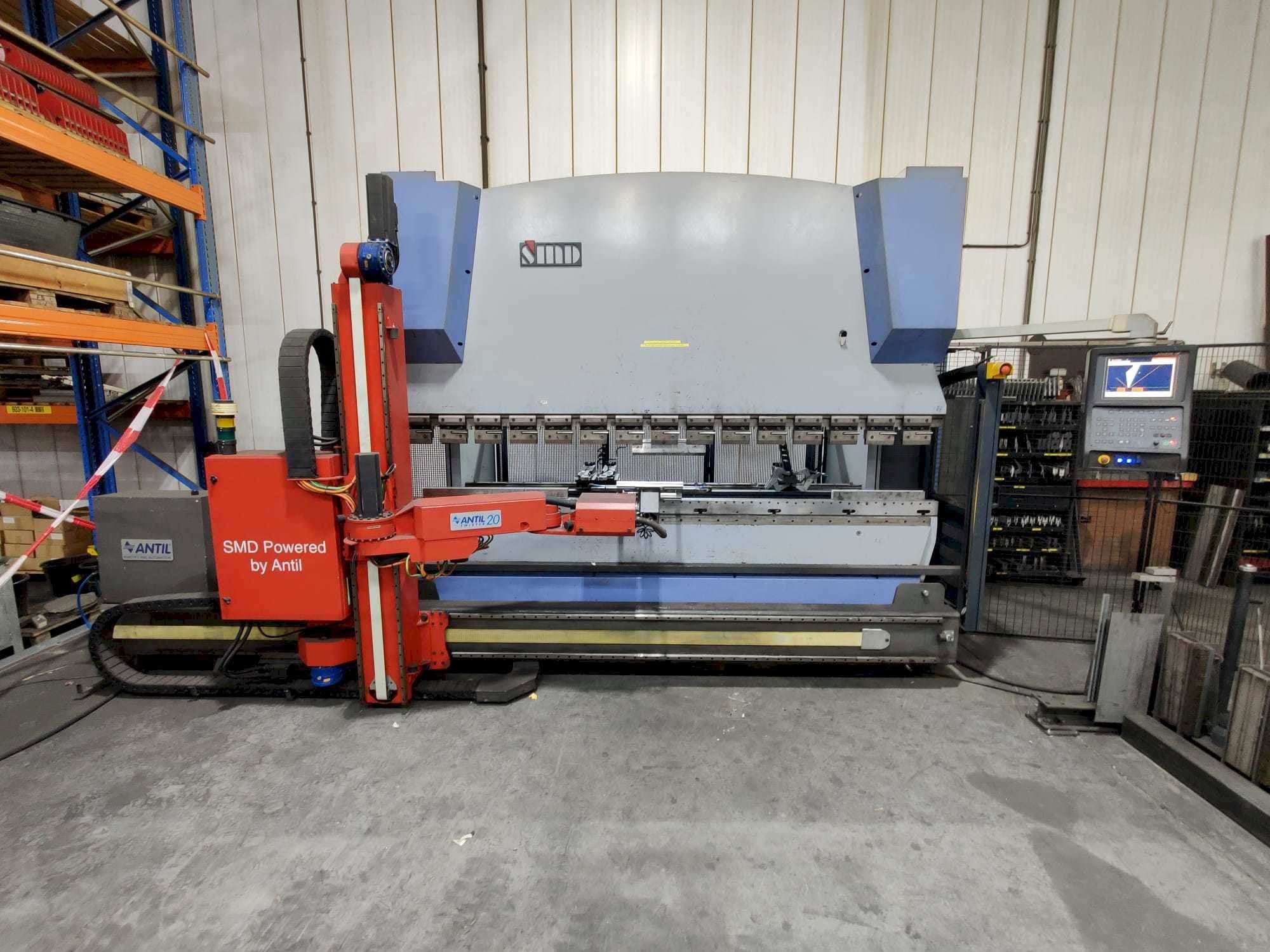 Frontansicht der SMD PBH 110-3100-4C  Maschine