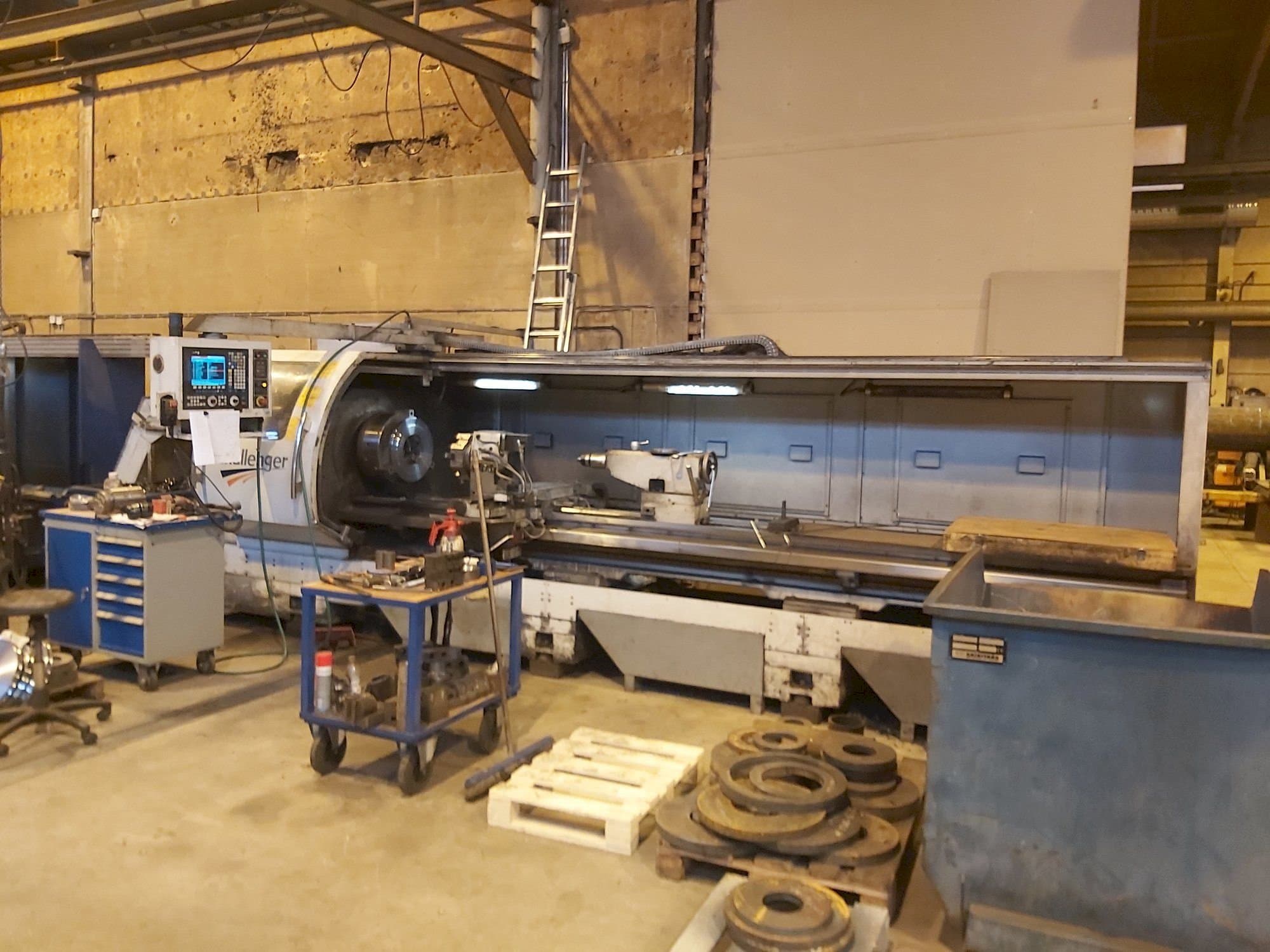 Frontansicht der MICROCUT Challenger BNC 26160 XXL  Maschine