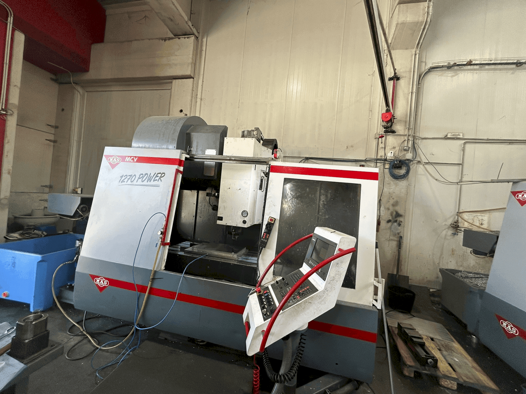 Frontansicht der KOVOSVIT MAS MCV 1270  Maschine