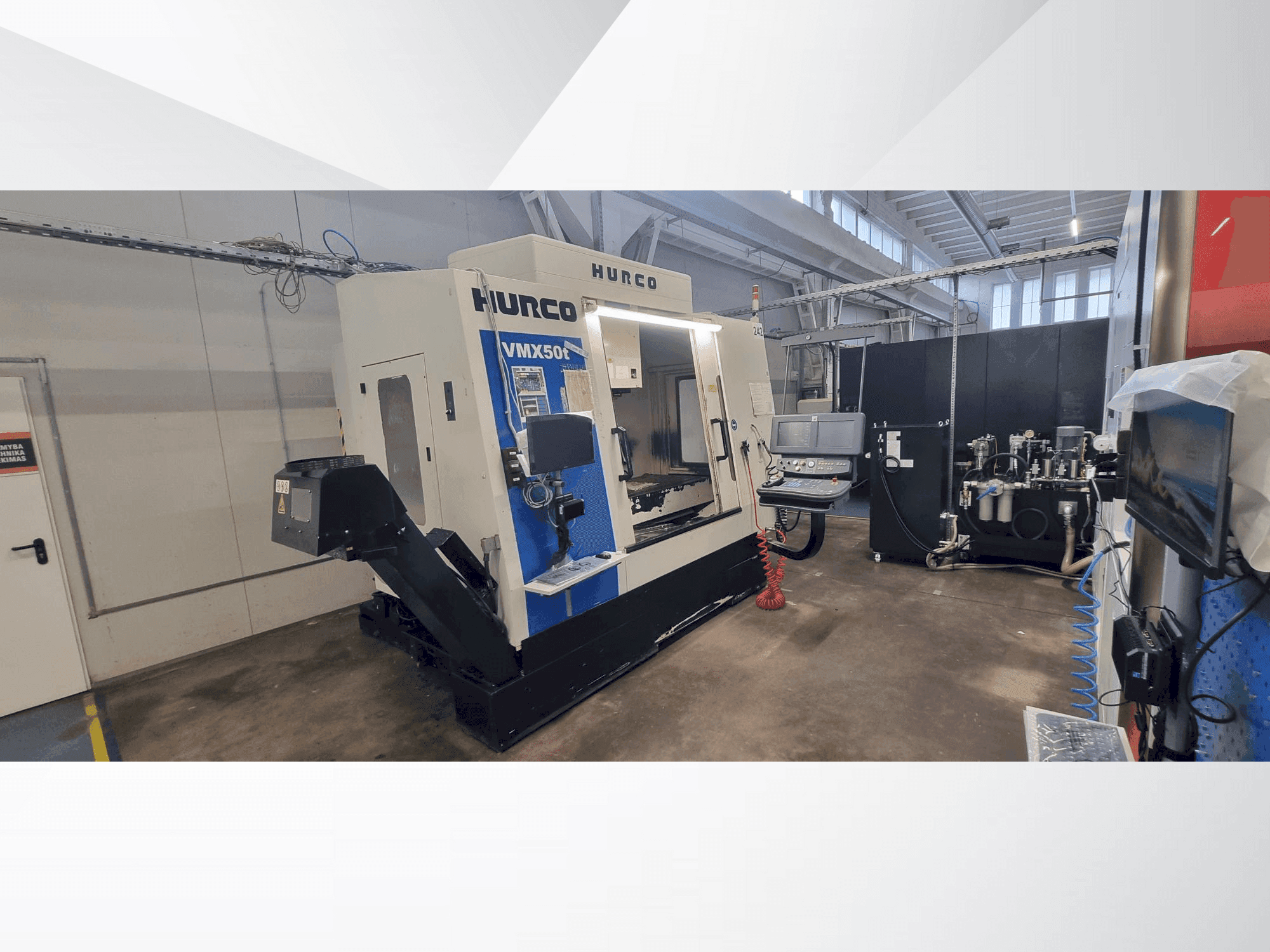 Frontansicht der Hurco VMX 50T  Maschine