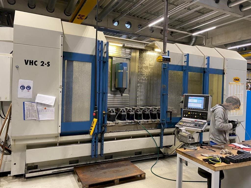 Frontansicht der AXA VHC 2-3500 S Maschine