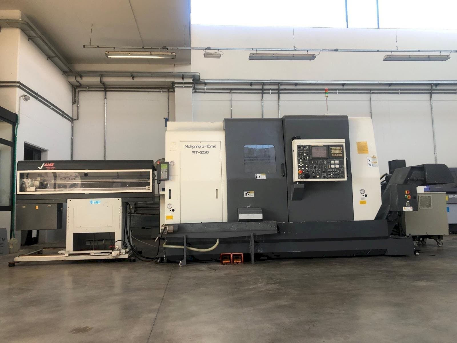 Frontansicht der NAKAMURA-TOME WT-250 MMY  Maschine