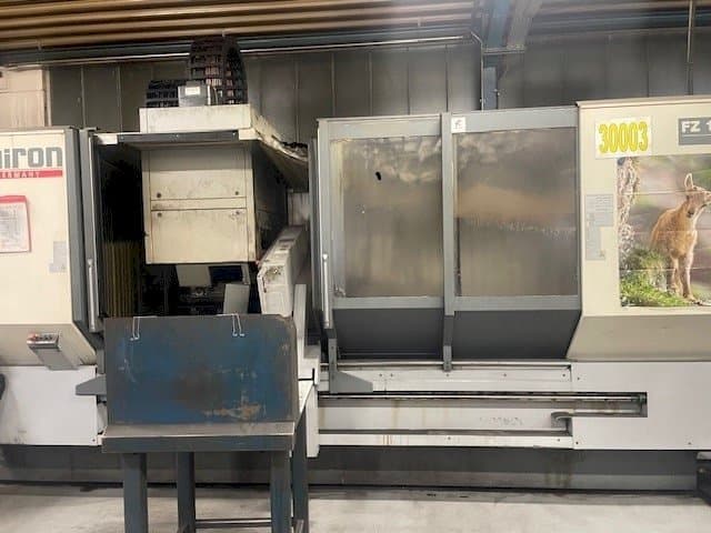 Frontansicht der CHIRON FZ18KL  Maschine