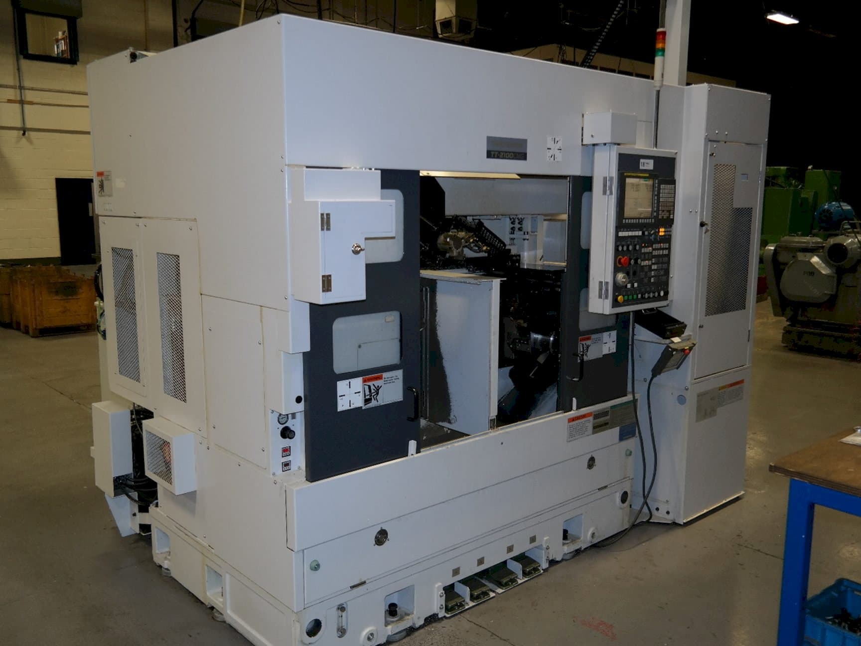 Frontansicht der Takisawa TT2100CMGA  Maschine