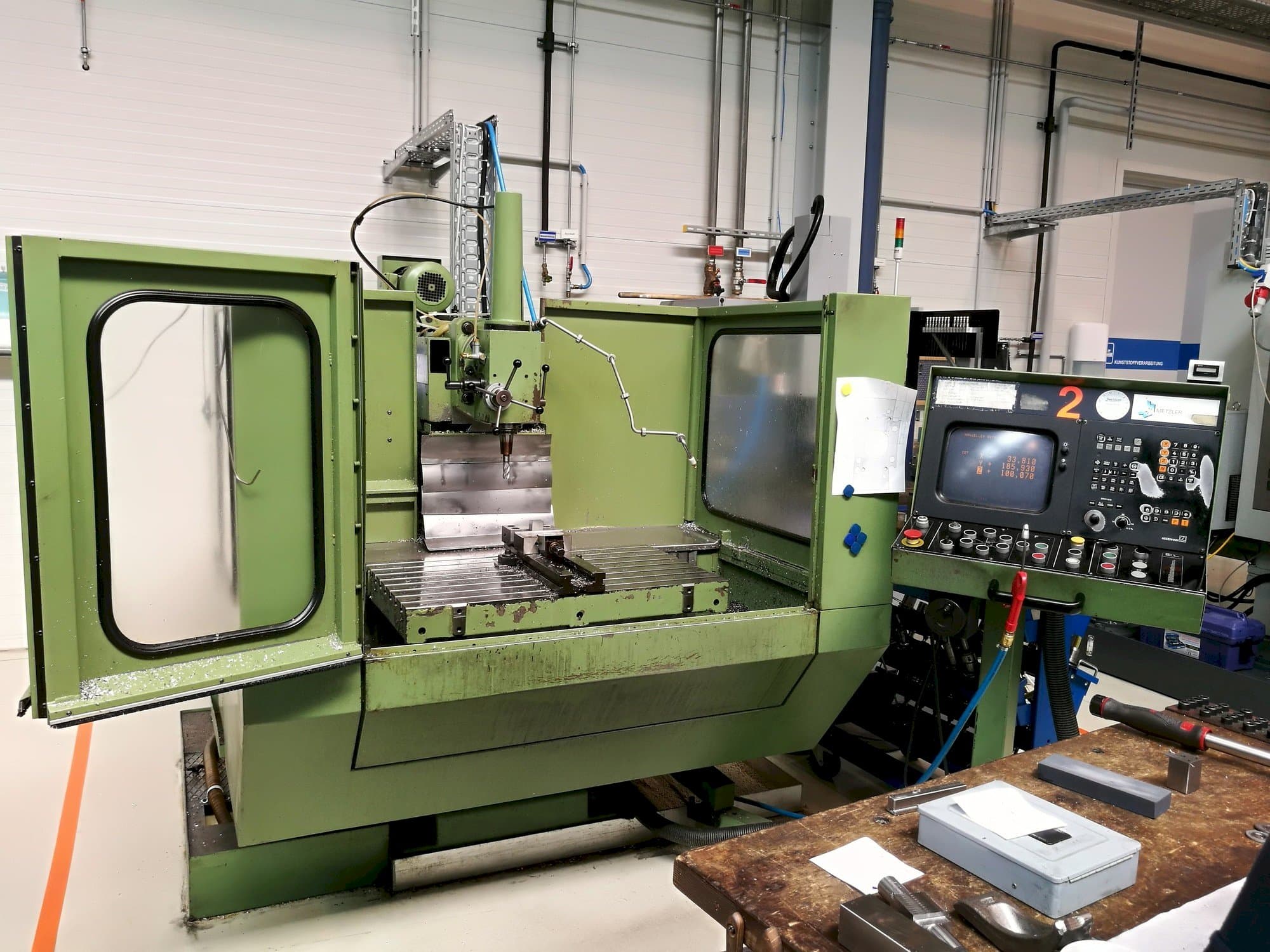 Frontansicht der MIKRON WF 31  Maschine