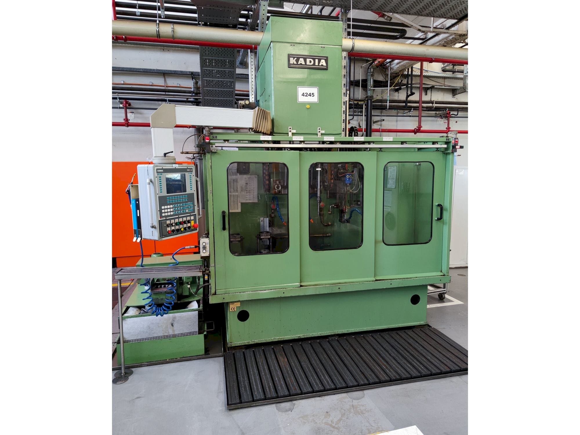 Frontansicht der KADIA 2PH 60/350 T Maschine