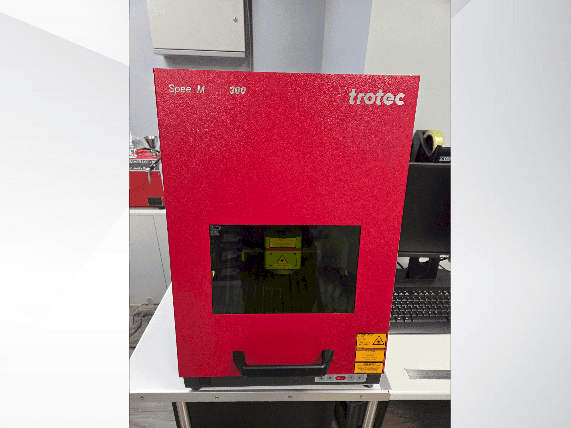 Frontansicht der Trotec Speed marker 300  Maschine