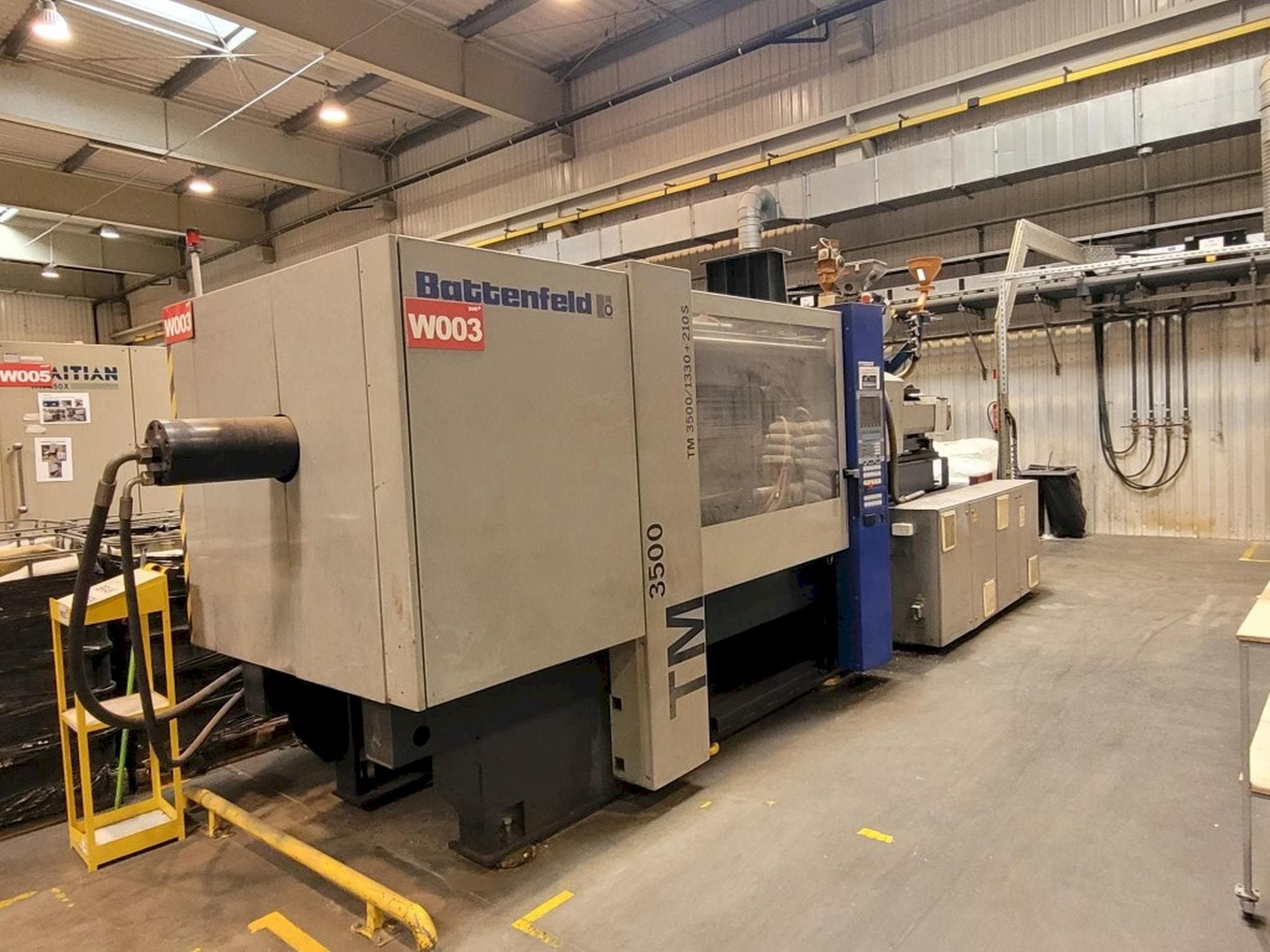 Frontansicht der Battenfeld TM 3500/1330+210S  Maschine