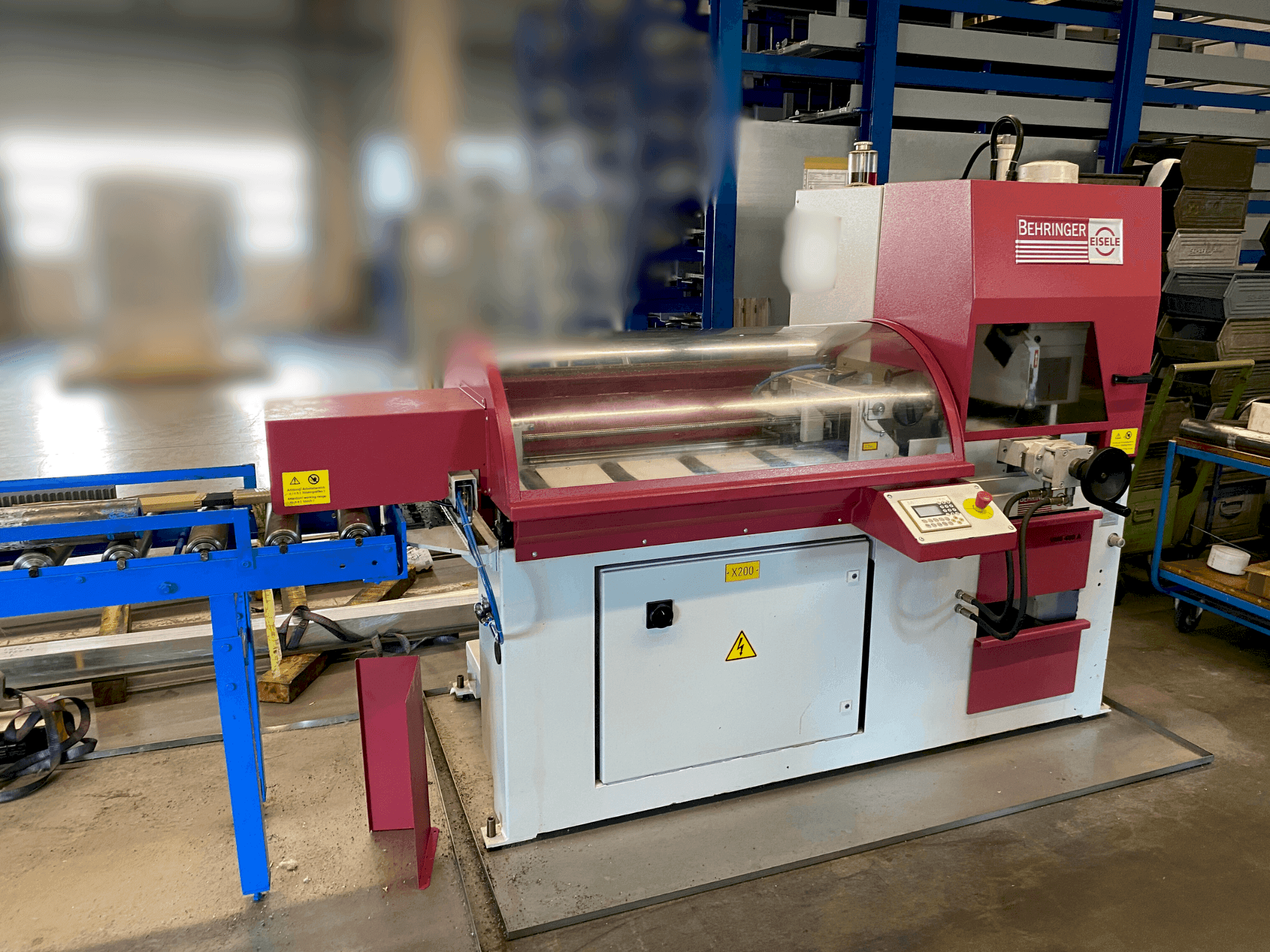 Frontansicht der Behringer VMS 400-A  Maschine