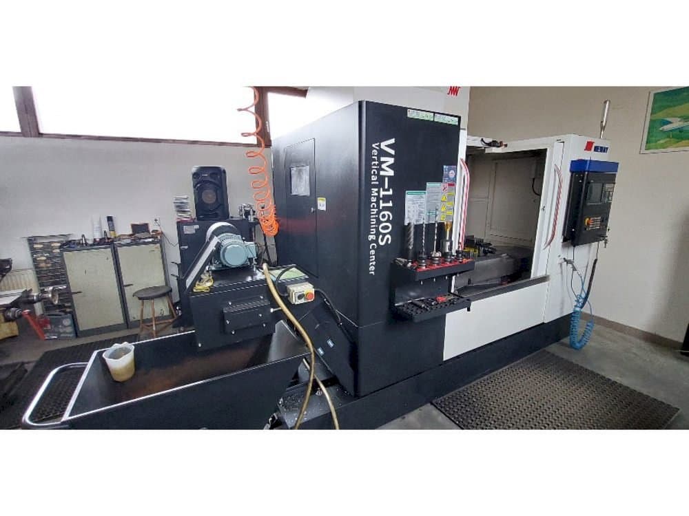 Frontansicht der Neway VM 1160  Maschine