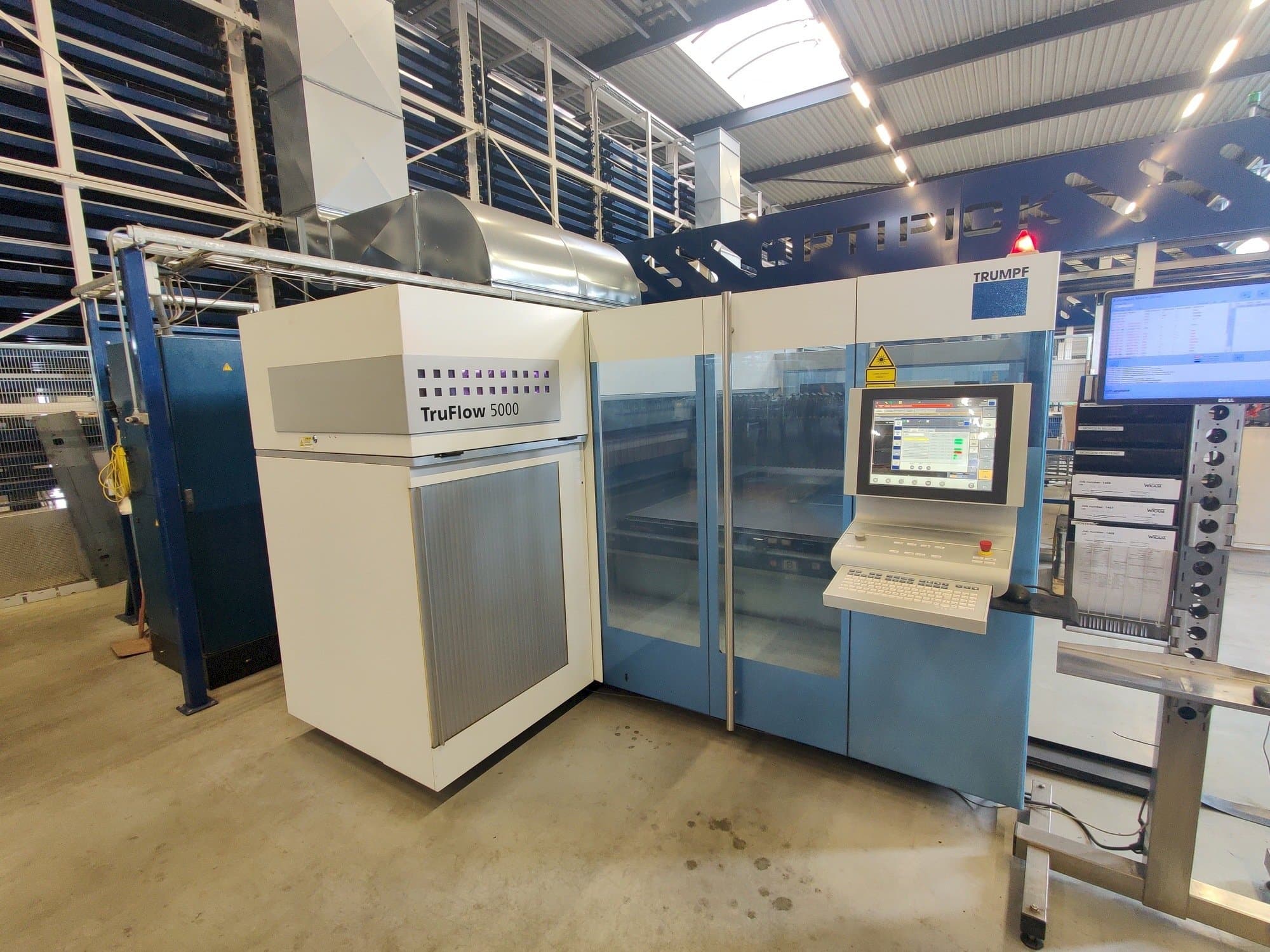 Frontansicht der Trumpf TruLaser 3030  Maschine